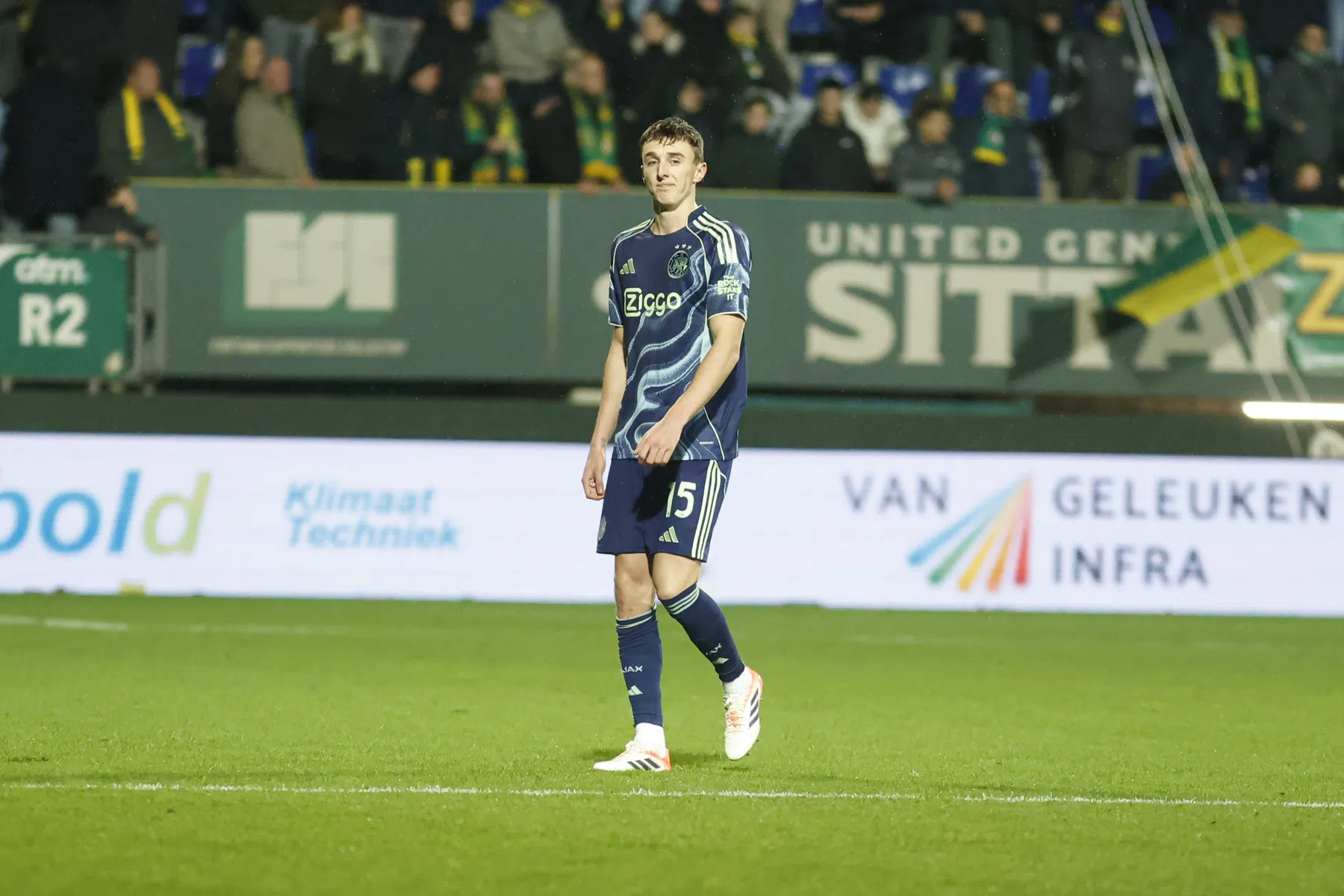 Ajax moet Baas missen in Klassieker na rode kaart in Sittard