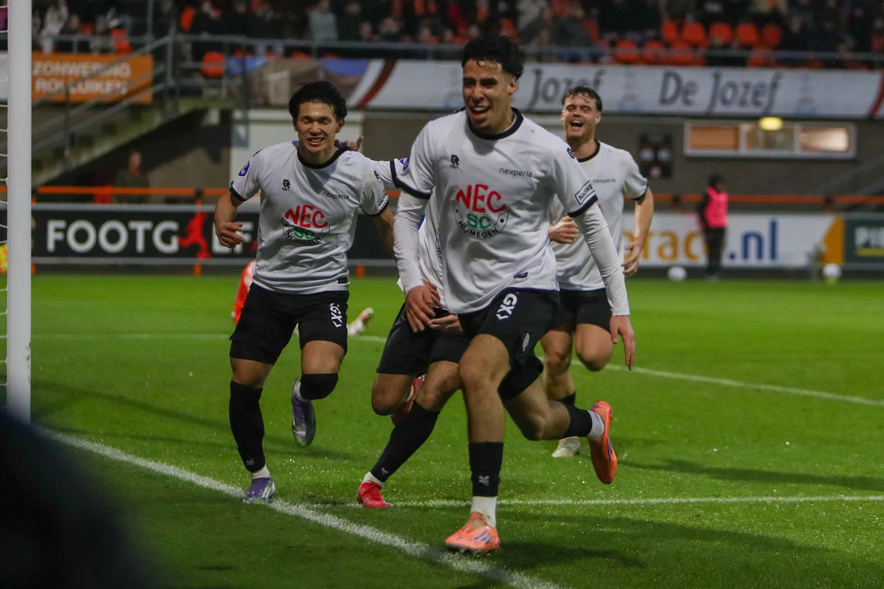 NEC toont veerkracht en meldt zich weer in topdrie