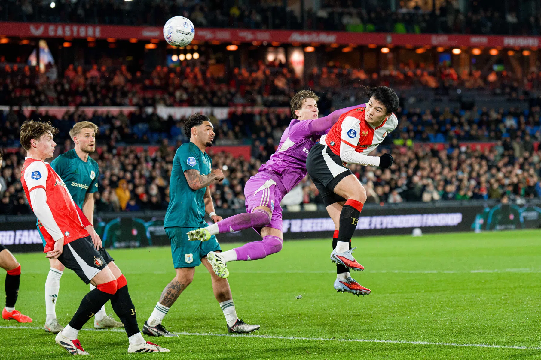 Ayase Ueda waarschuwt ook Virgil van Dijk