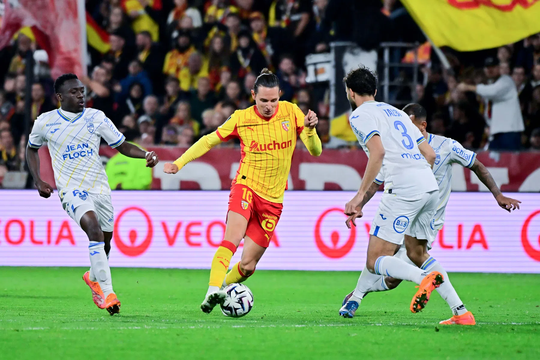 Herboren Florian Thauvin tilt RC Lens naar de top