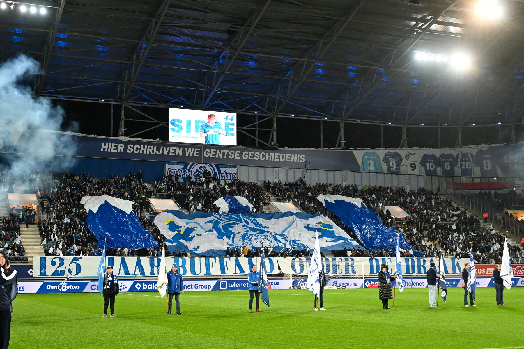 Totale verbazing in Gent: trainer Leko met de noorderzon vertrokken