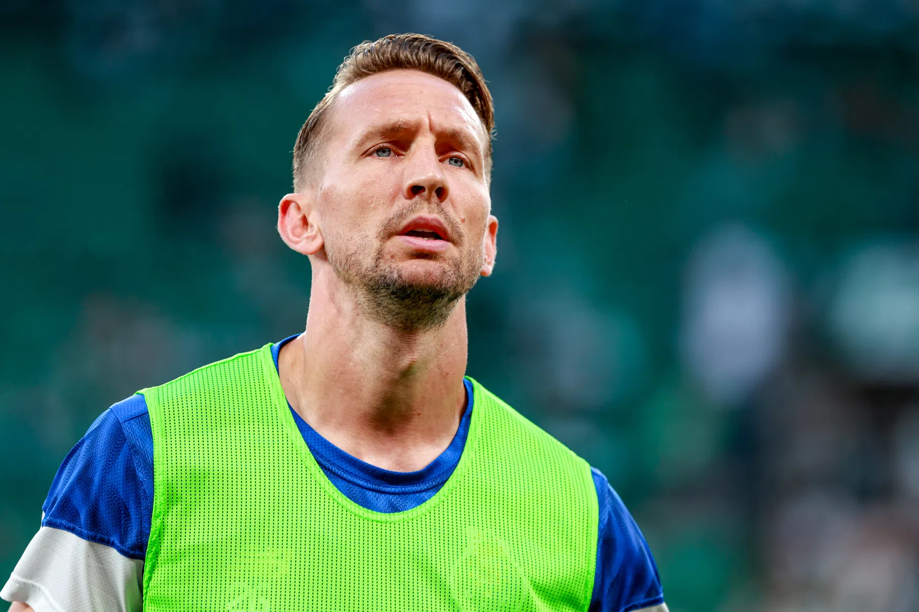 Farioli ziet alsnog rol voor geblesseerde De Jong: 'Hij vindt wel een manier'