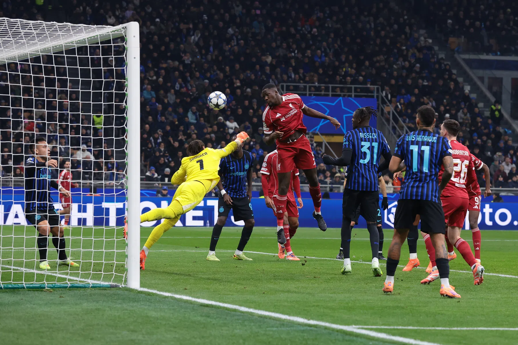 Liverpool zet met moeizame zege in Milaan streep onder Salah-soap