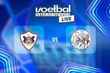 Ajax-tieners voetballen zich in Baku in fraai rijtje