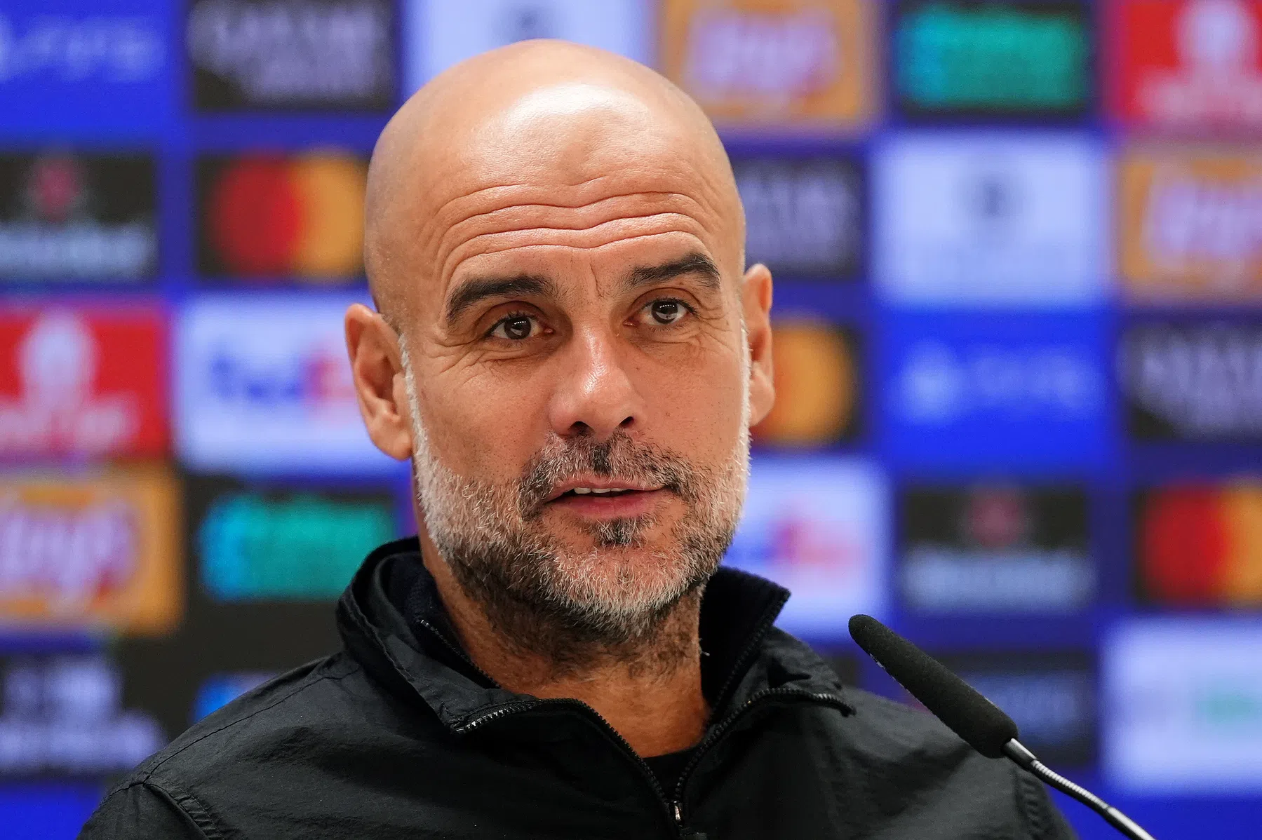 Guardiola steunt bekritiseerde Alonso: 'Ik zou vorig seizoen zijn ontslagen'