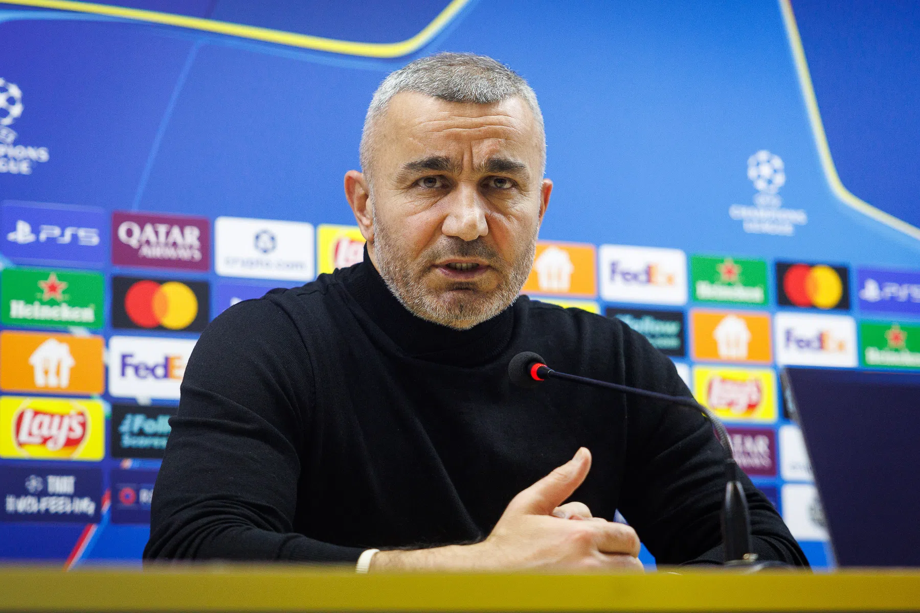 Qarabag-trainer baalt: 'Dit soort ploegen vergeven je fouten niet'