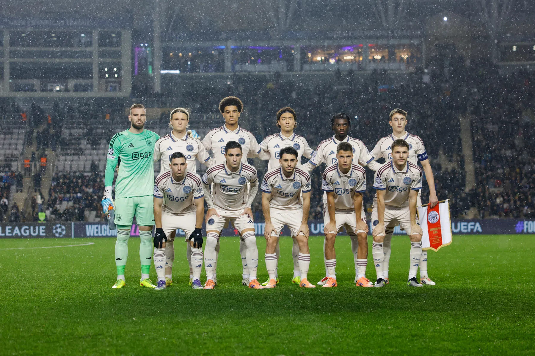 Ajax op Rapport: Gloukh uitblinker in Baku