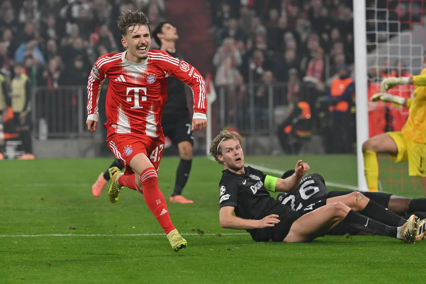 'Karl-show' en pyro-show houden gemoederen bezig in München