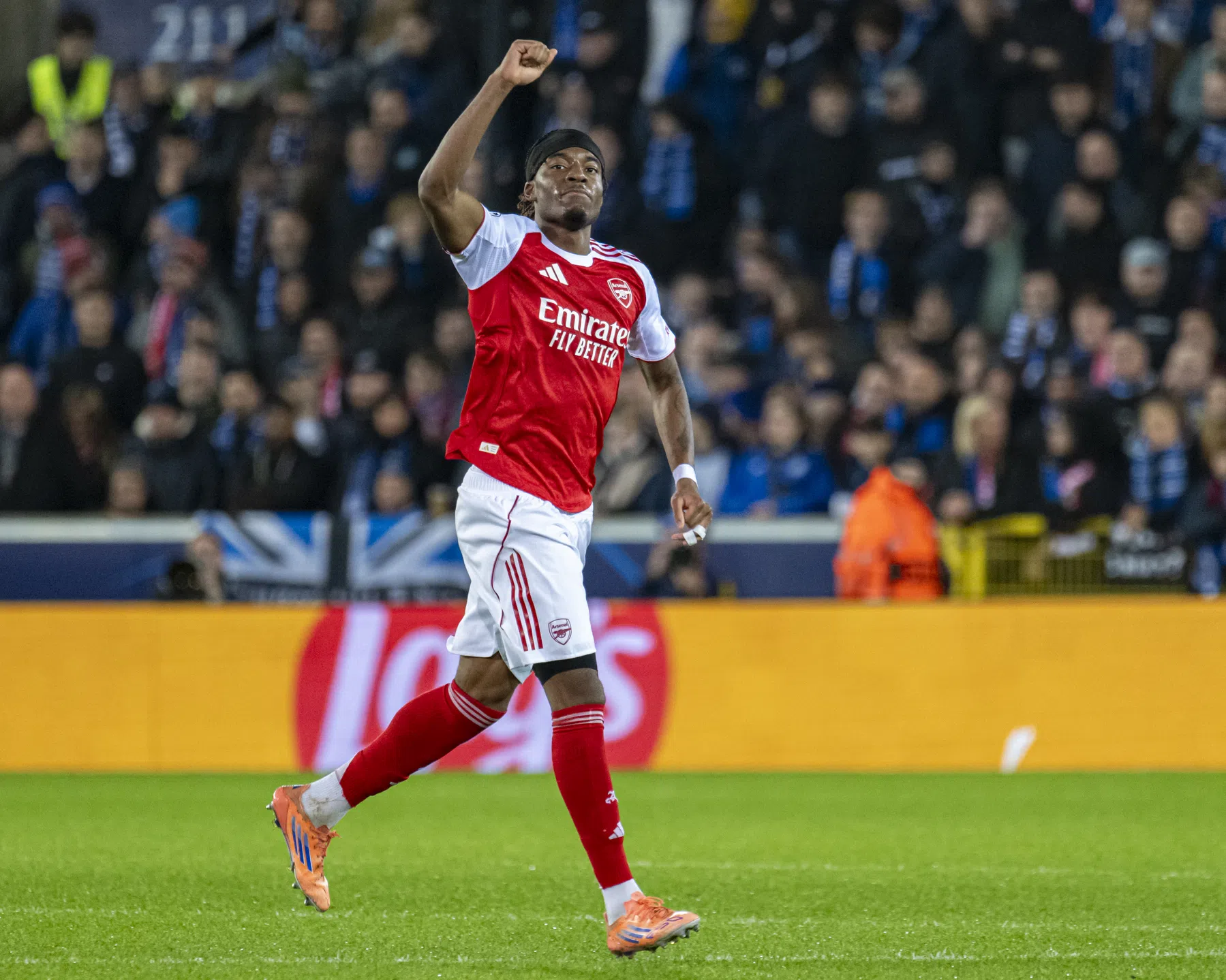 'Magische' Madueke denkt dat talentenfabriek Arsenal alle prijzen kan winnen