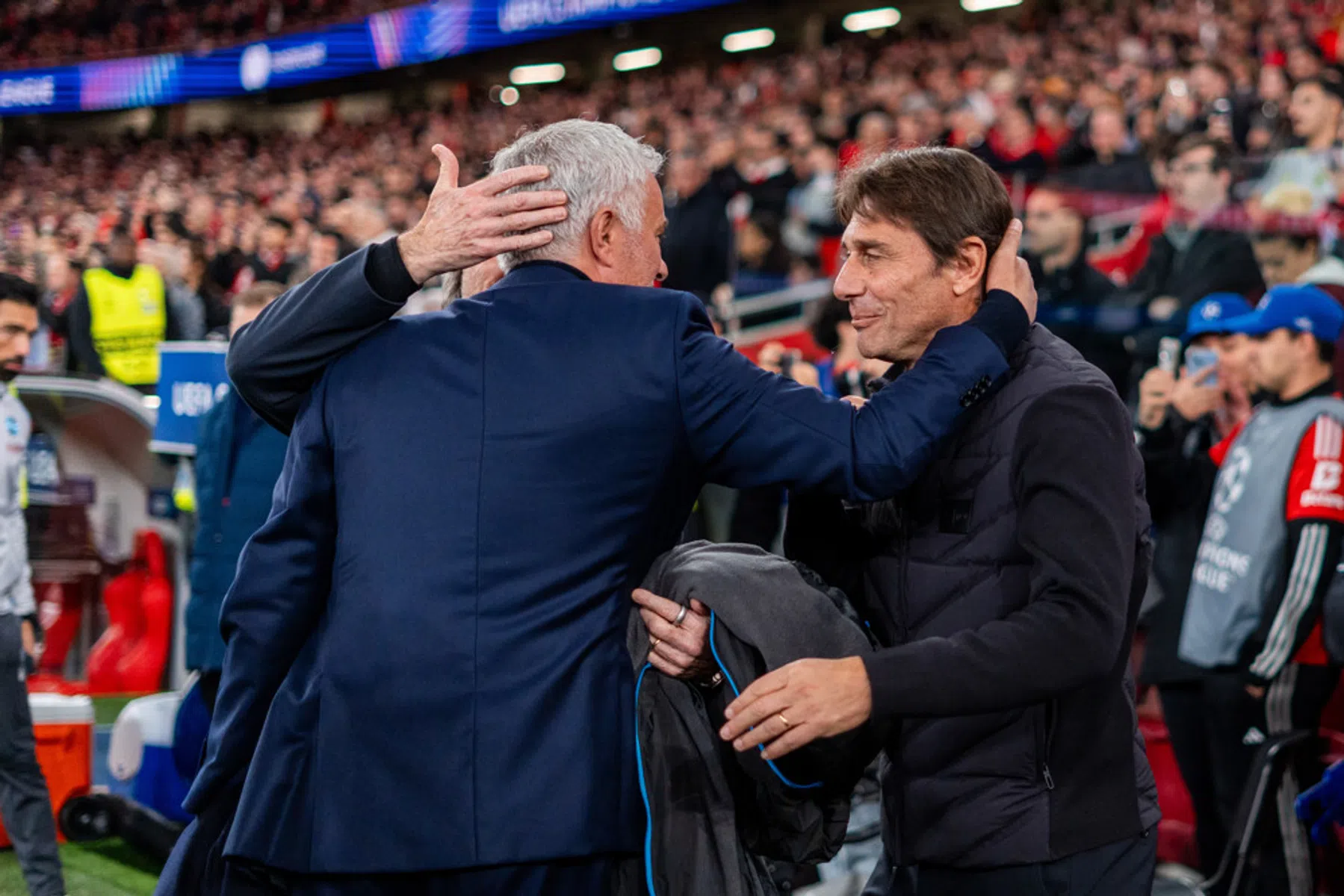 Mourinho krijgt cadeautje en vindt dat Conte niet moet klagen