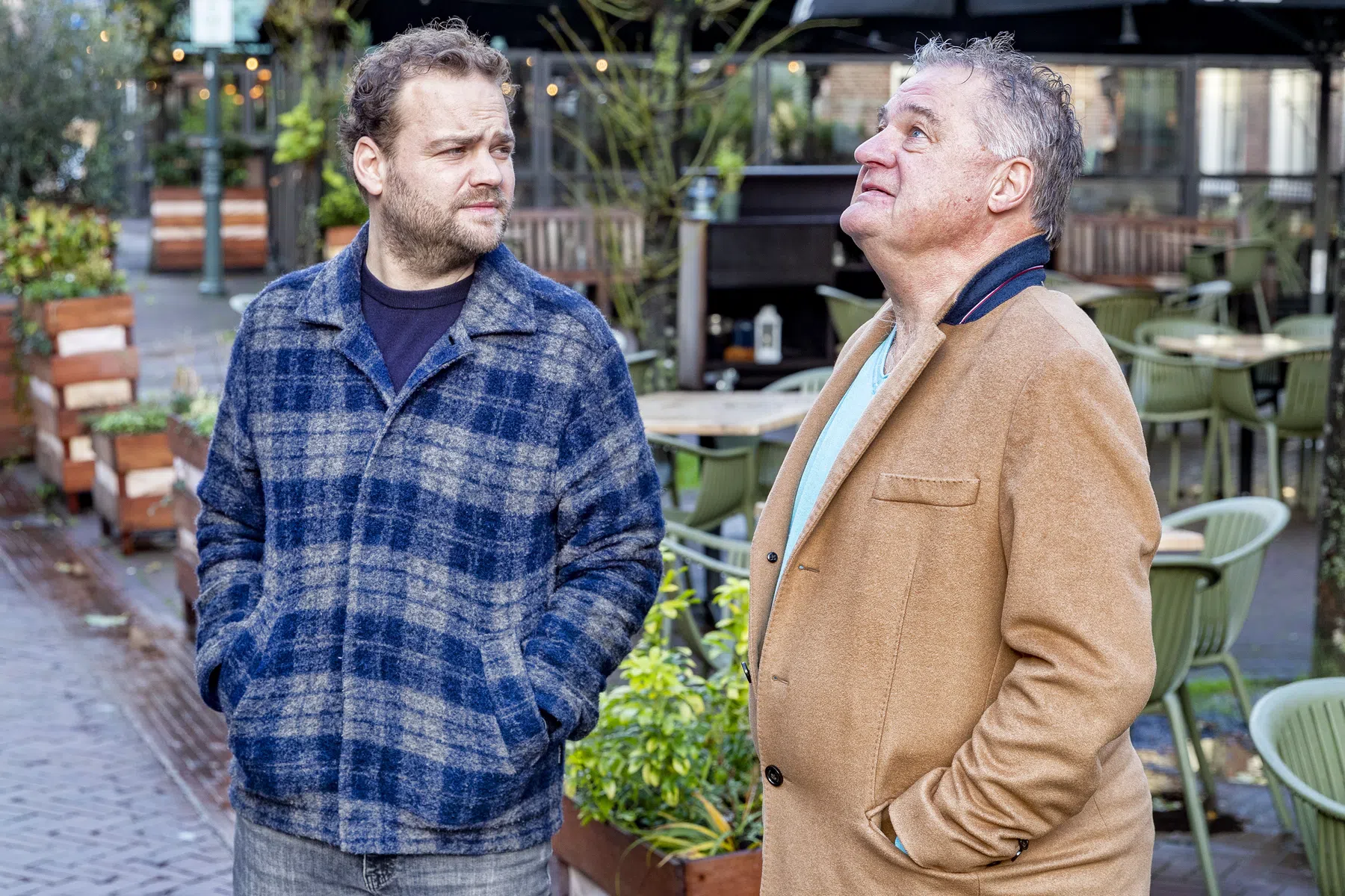 Stembussen gesloten: wie is de beste voetbalcommentator van Nederland?