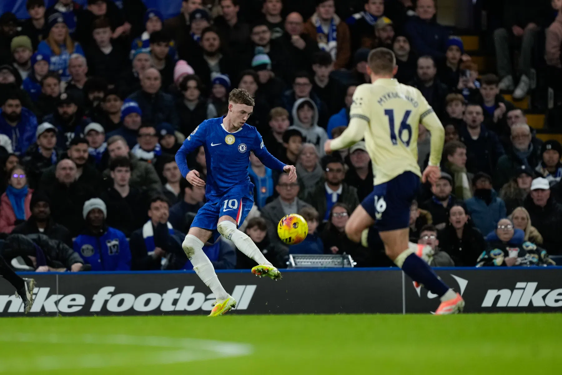 Palmer helpt Chelsea tegen Everton uit crisisje met eerste goal sinds september