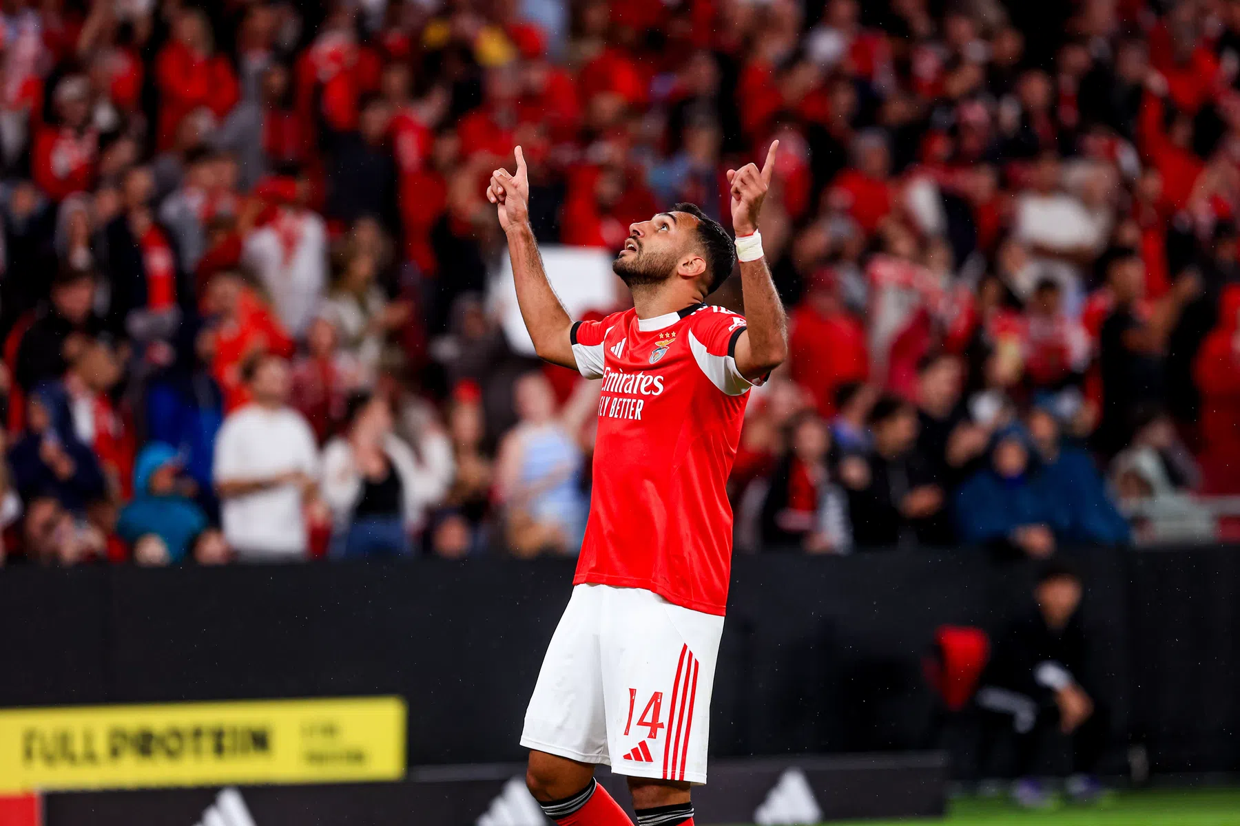 Topscorer Pavlidis op dreef bij Benfica met hattrick in 34 minuten