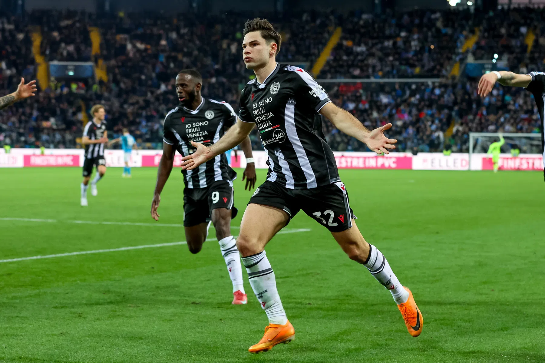 Napolitaanse krant grapt over Ballon d'Or-talent van 'onverklaarbare' Ekkelenkamp