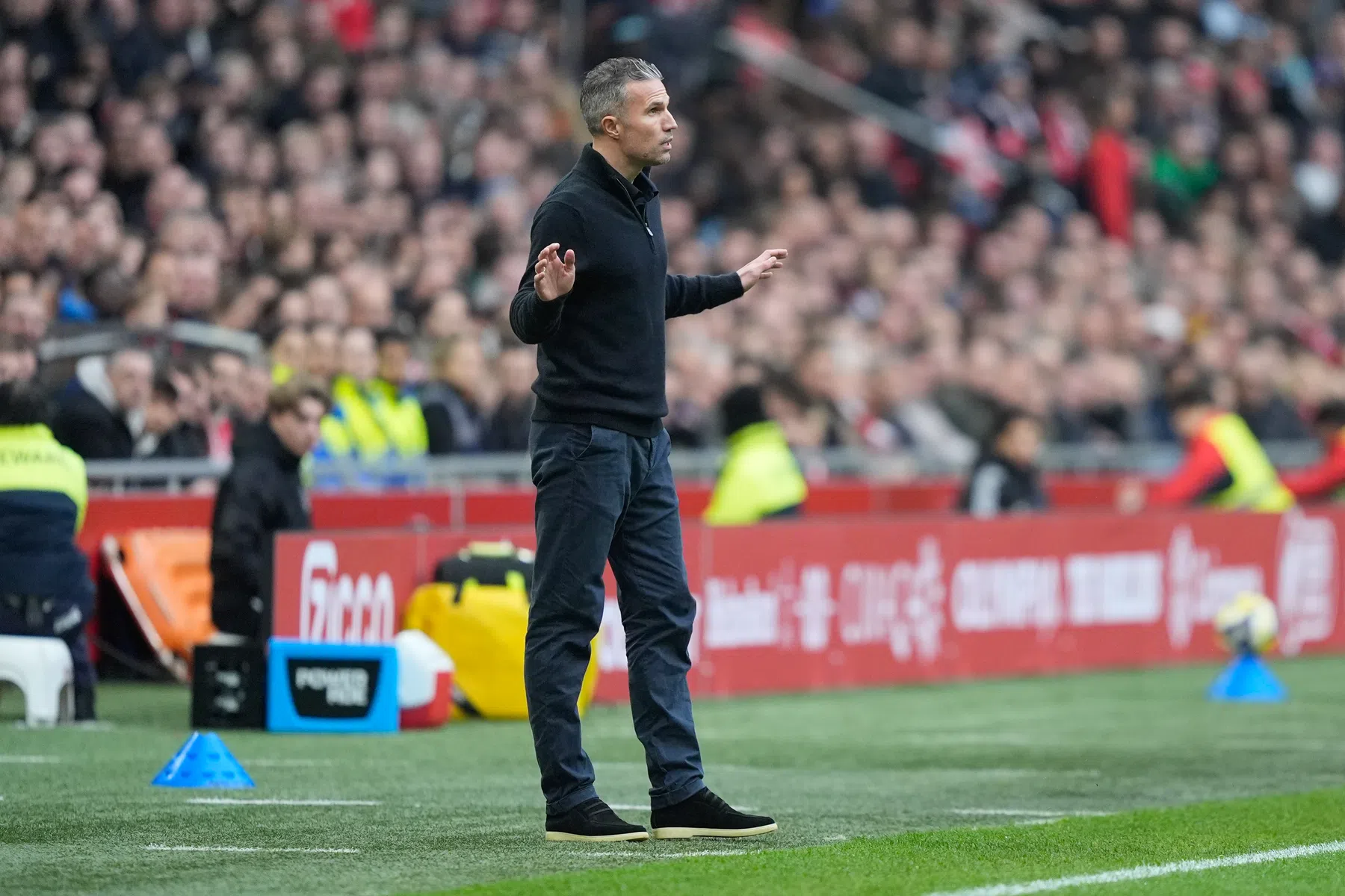 Van Hanegem pakt Van Persie aan: 'Mentaliteit van subtop of nog lager'