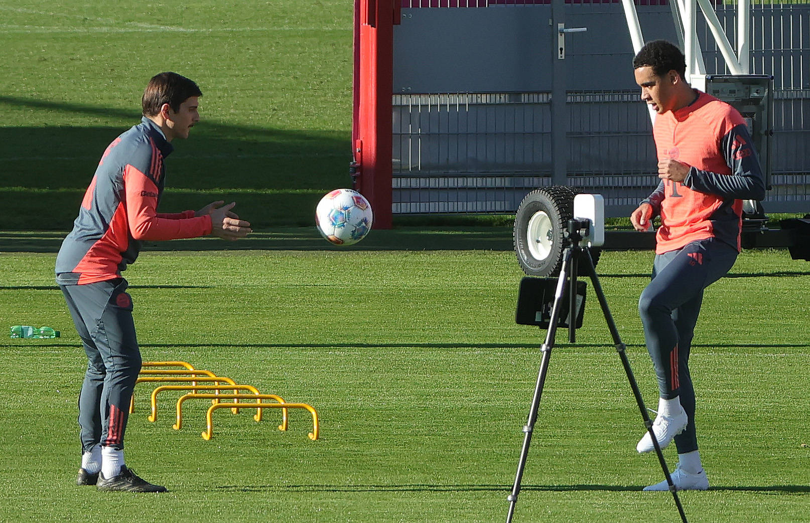 Goed nieuws Bayern: Musiala hervat na lang blessureleed groepstraining