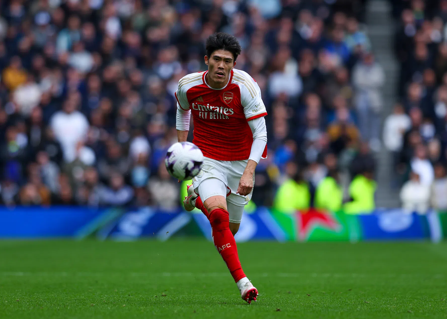 Tomiyasu ziet nog titelkansen voor Ajax en won advies in bij Timber