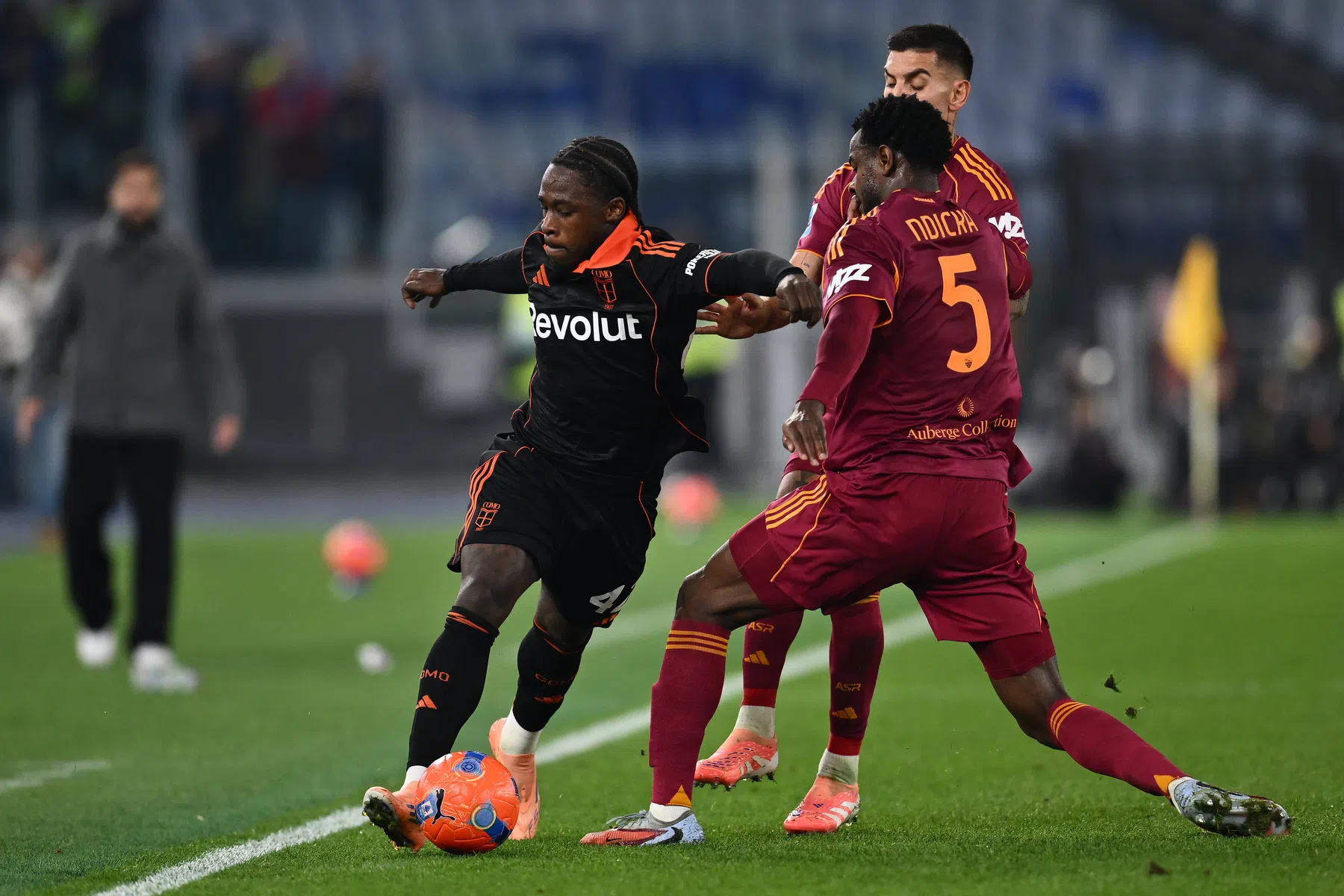 Fàbregas toont begrip voor Roma na blessuremoment Addai