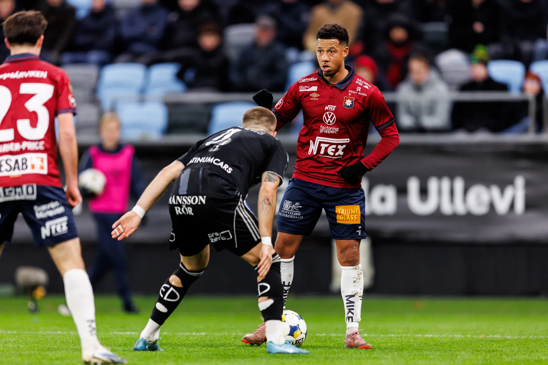 Ex-Ajacied Sana (36) verlengt in Zweden bij uit de dood herrezen promovendus