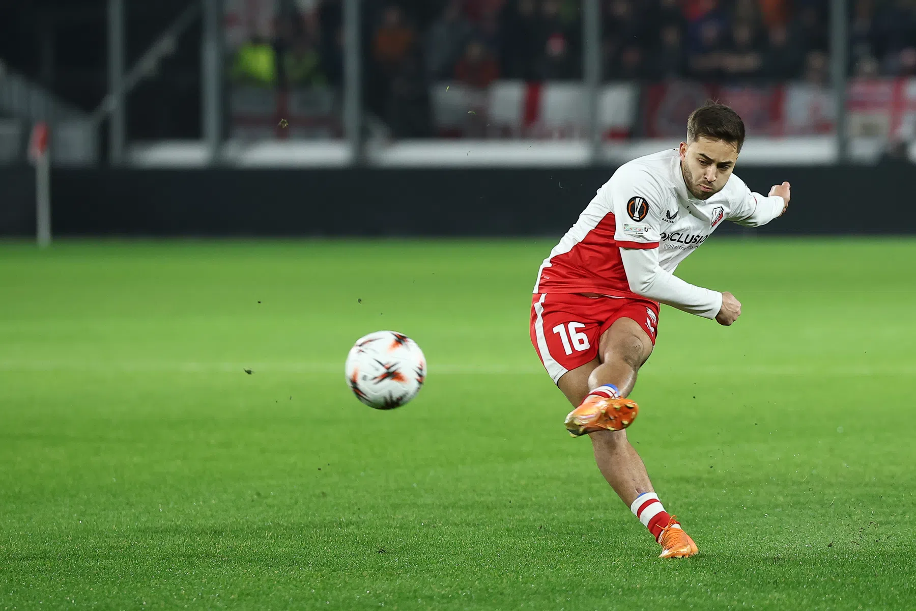 El Karouani begeerd door subtoppers in grote Europese competities