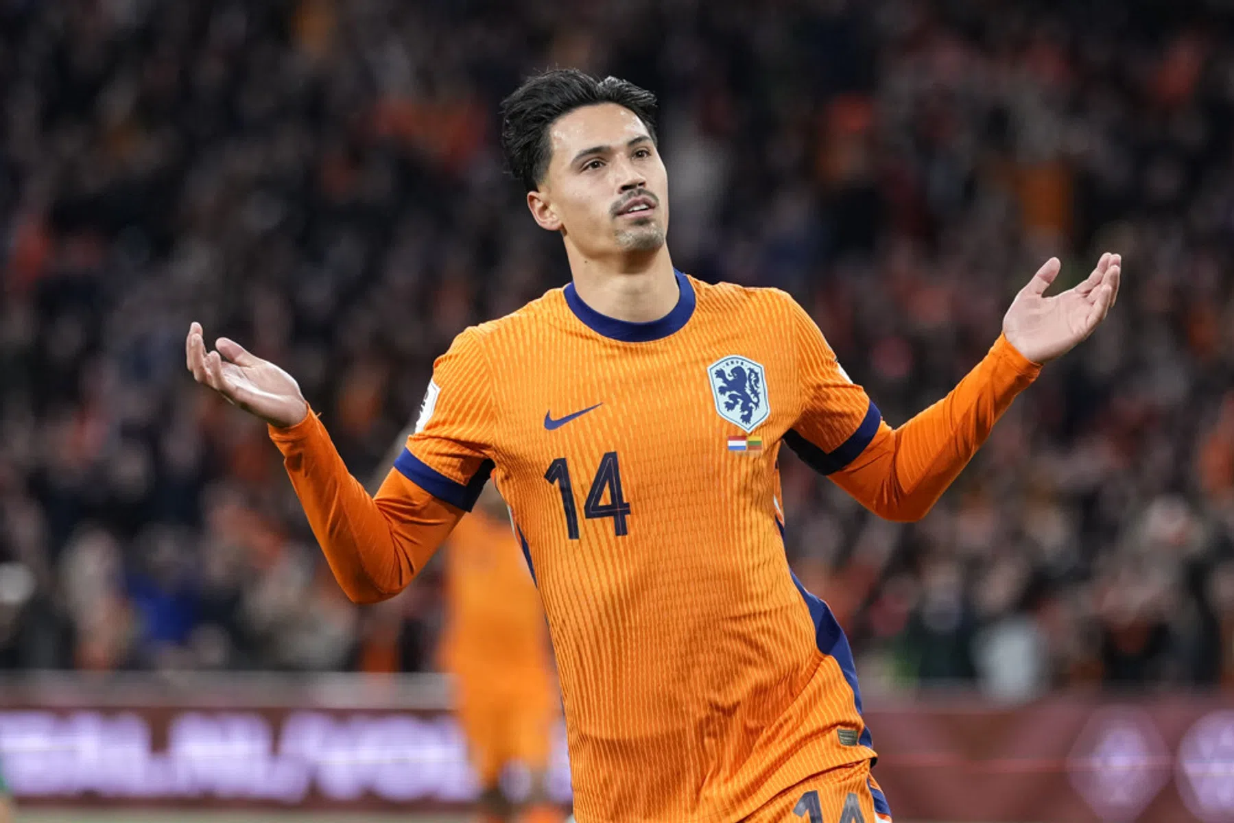 Reijnders moet lachen om beeldvorming bij Oranje: 'Discussie weer voorbij'