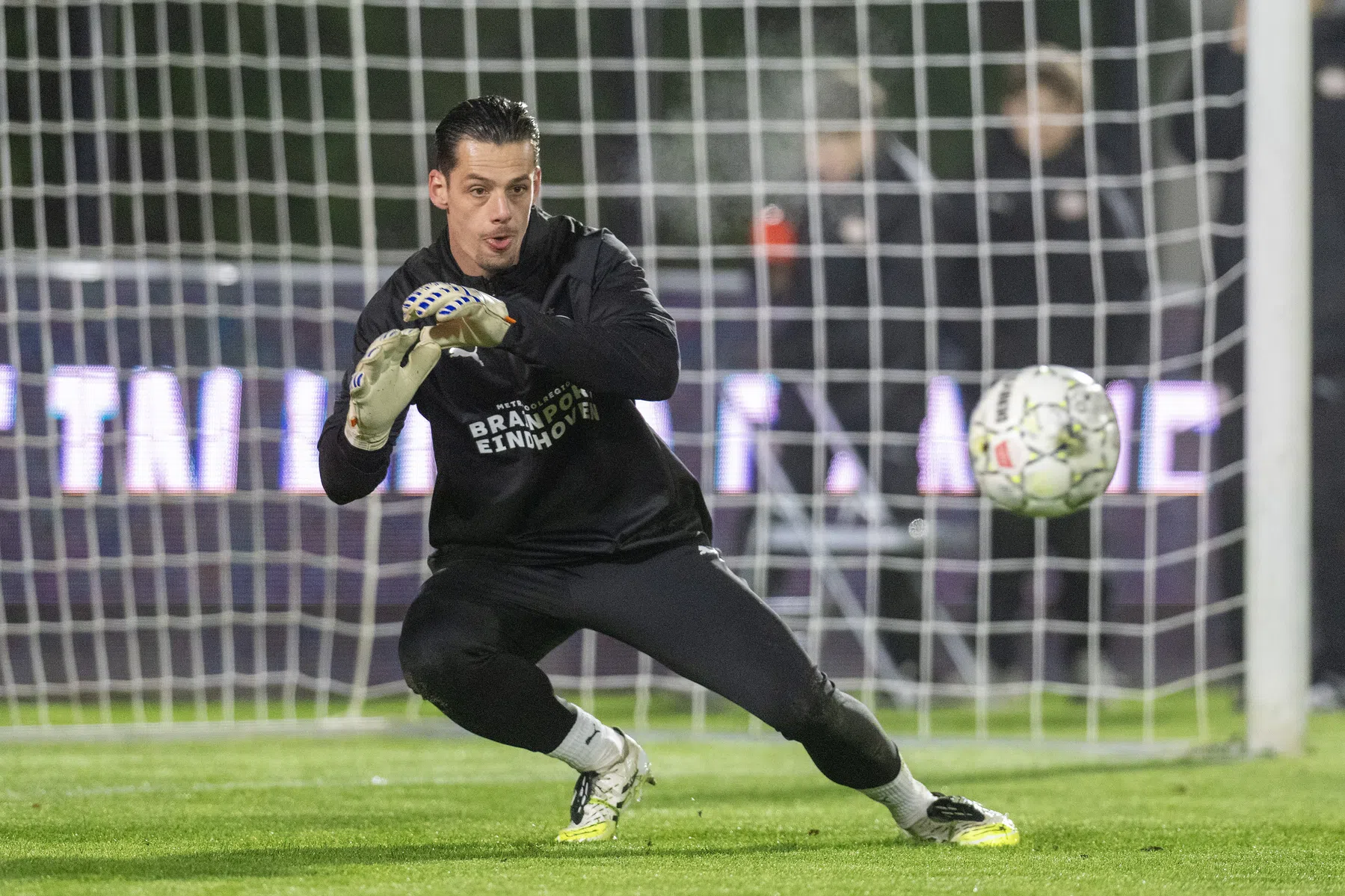 Olij moet PSV-debuut maanden uitstellen door blessure