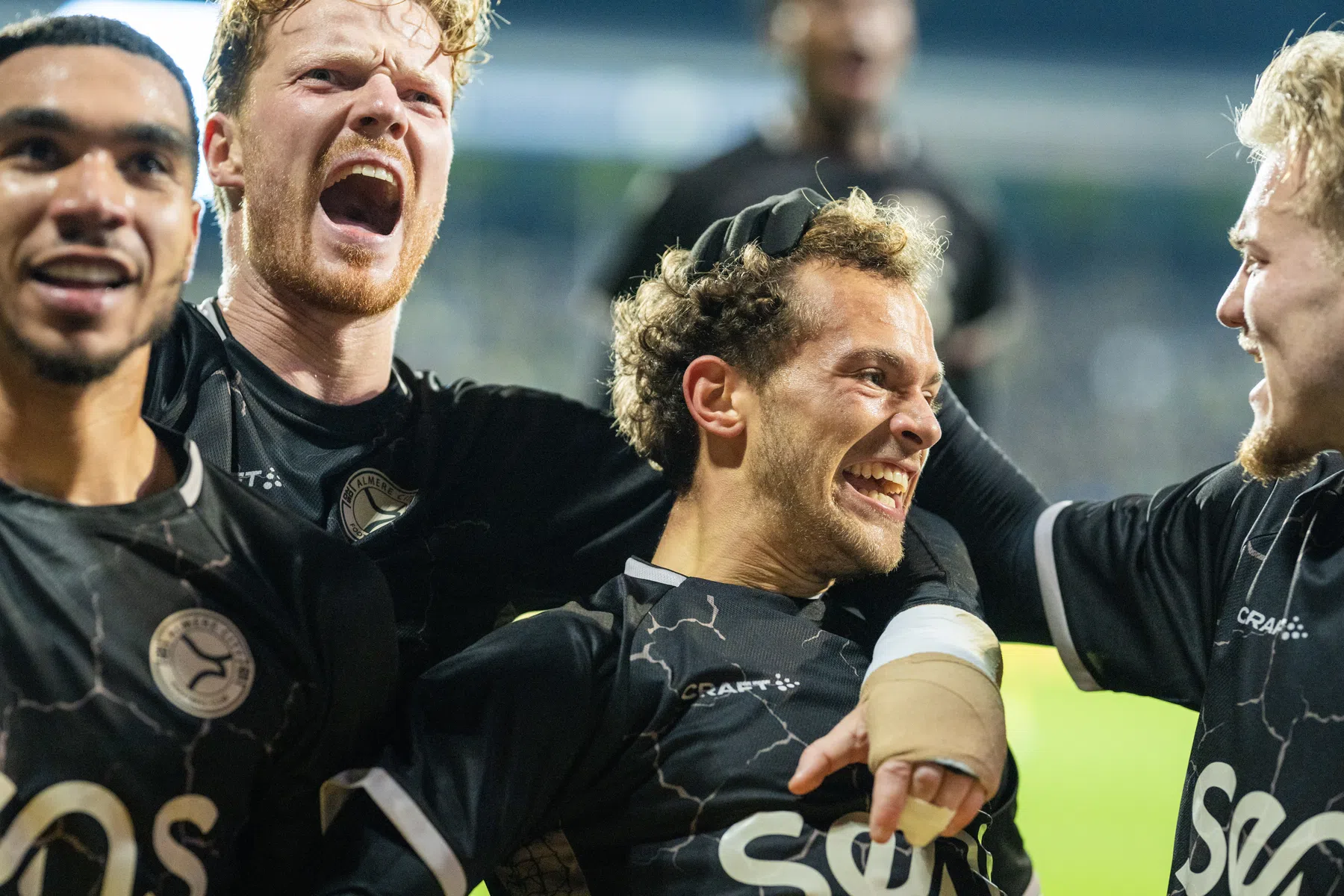 Goudhaantje geniet van bekerstunt Almere: 'Ik werd al kopspecialist genoemd'