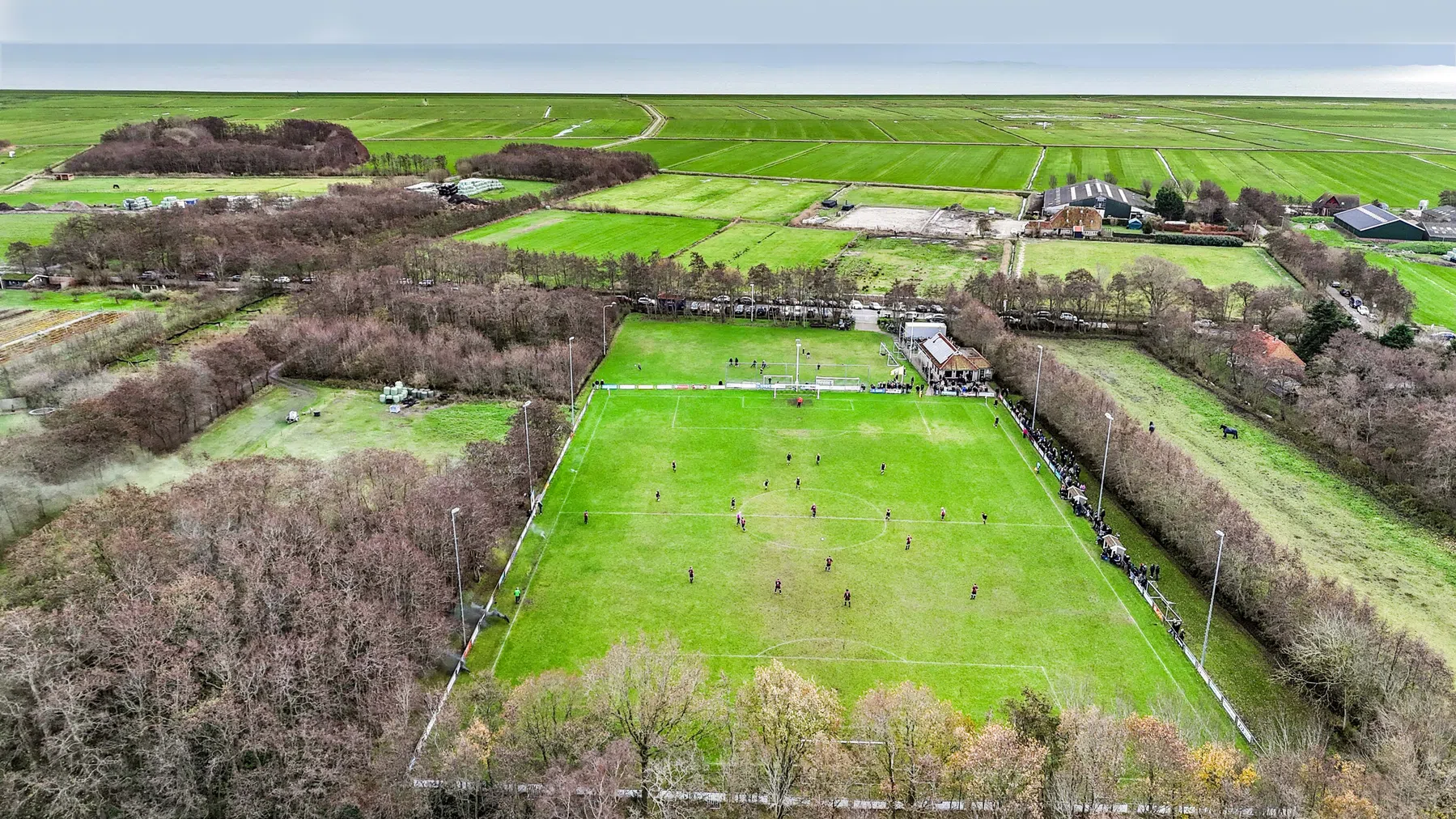 Welkom bij de Old Firm van Terschelling, unieke derby met een bijzondere assistent