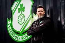 Thumbnail for article: De succescoach die later bij zijn kampioensduel arriveerde om geld in te zamelen