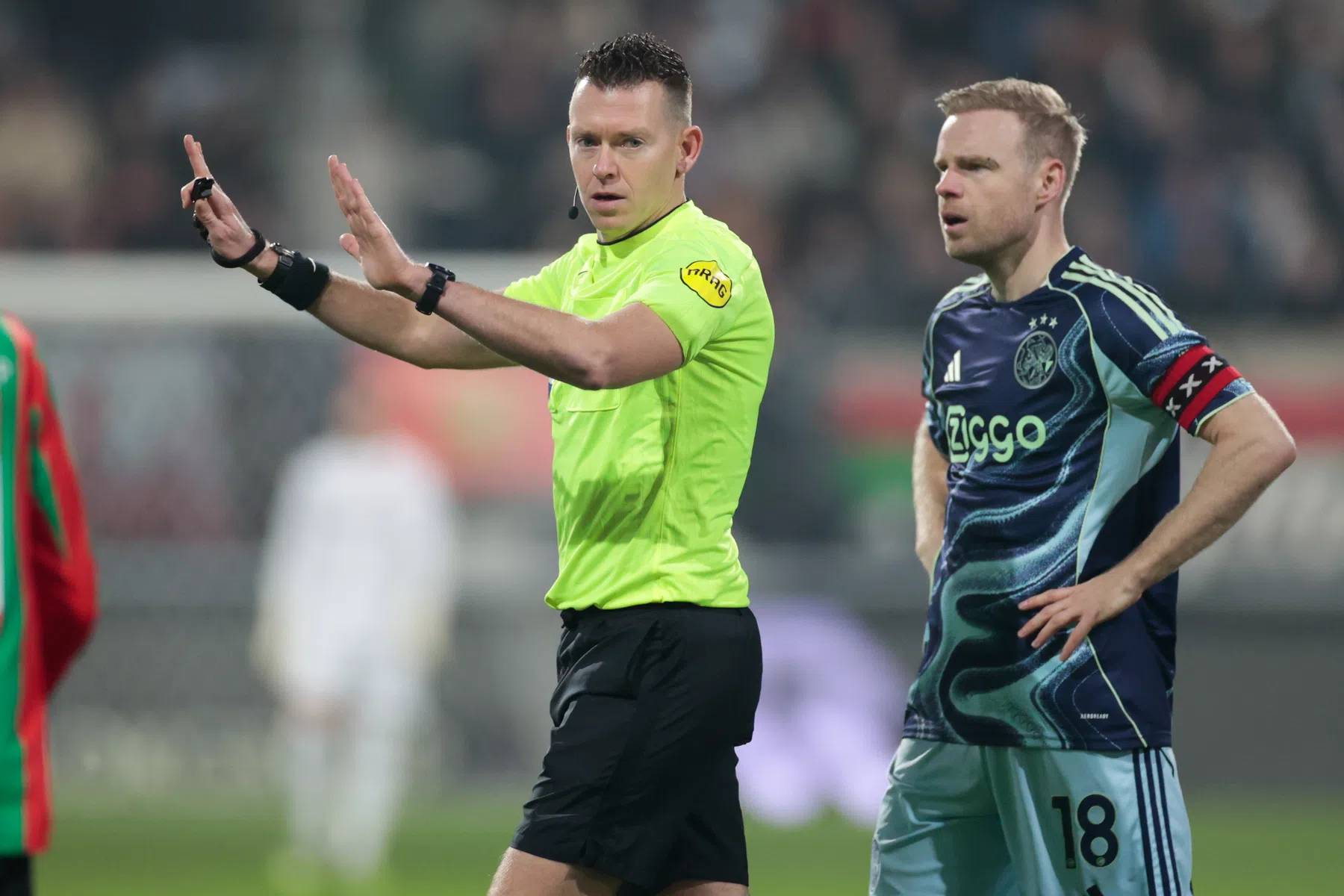 Ajax gaat als nummer drie de winterstop in: 'Zijn we niet blij mee'