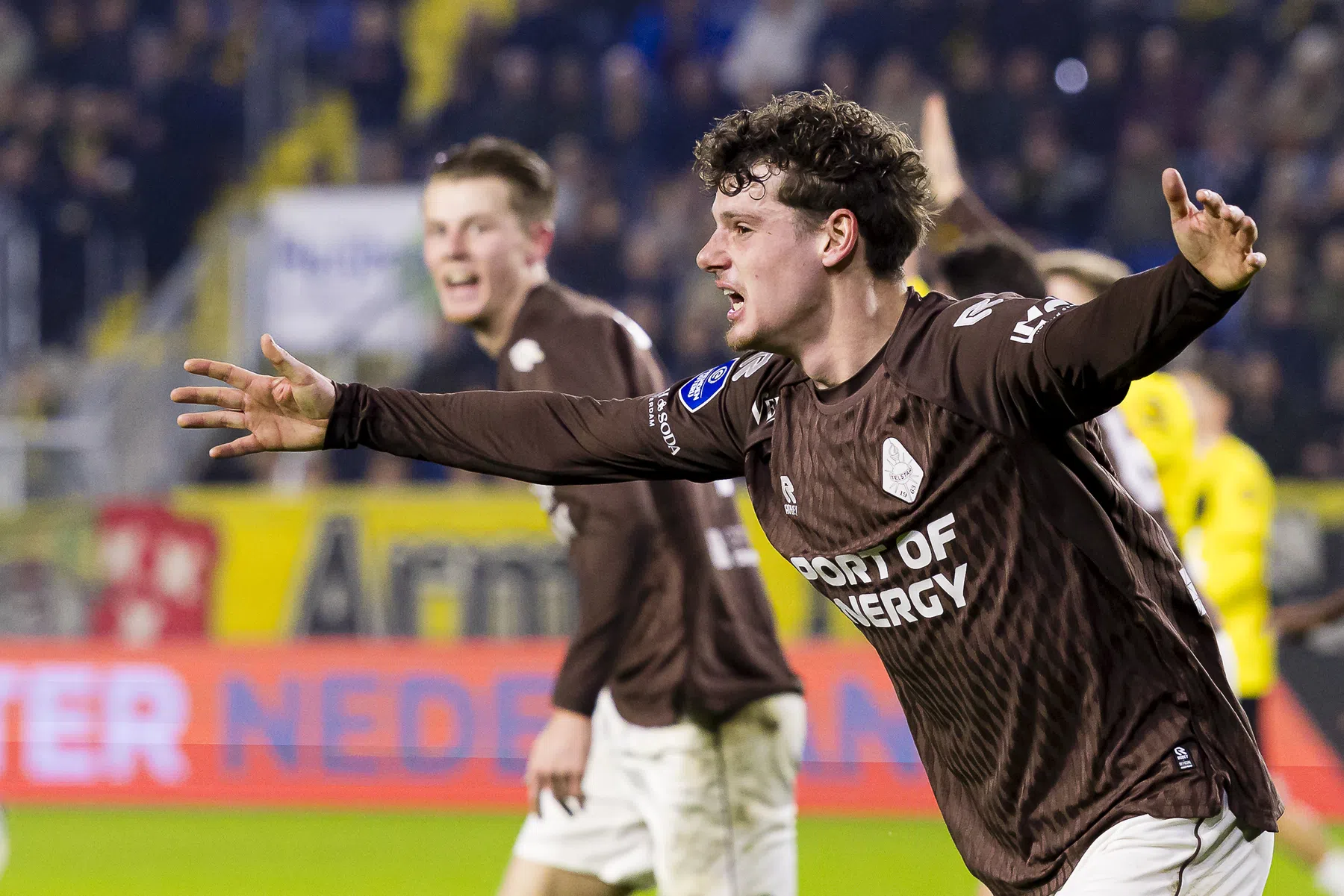 Telstar sluit jubeljaar passend af en laat rode lantaarn achter in Breda