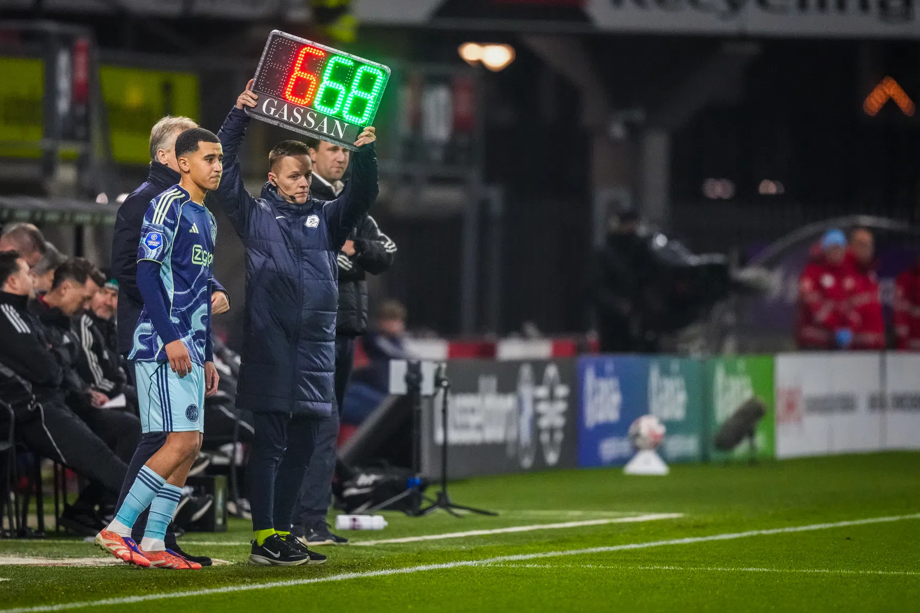 Ajax-debutant Ouazane (16) heeft groot doel: 'Johan Cruijff Arena is andere koek'