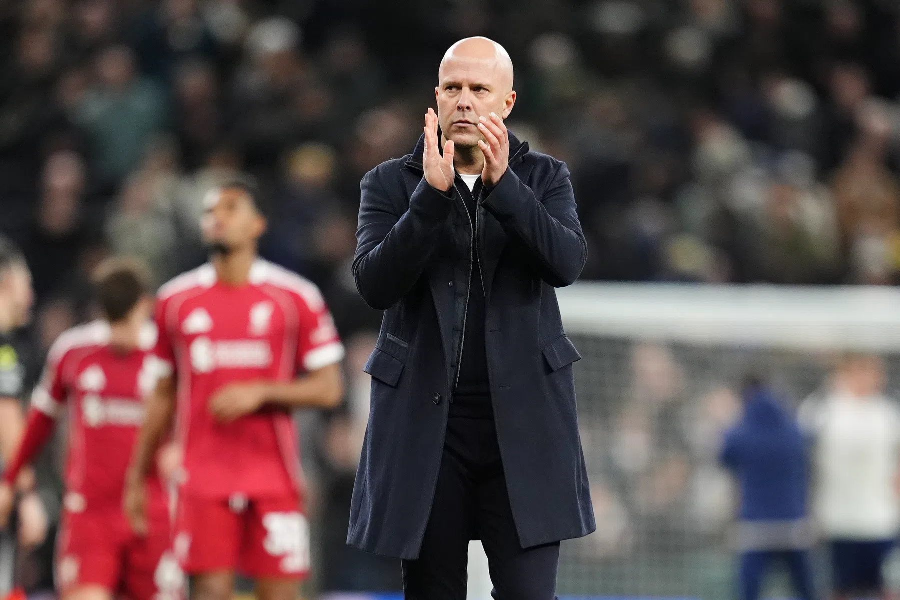 Slot blikt terug op 'ridicule' slotfase en rode kaart van Xavi Simons