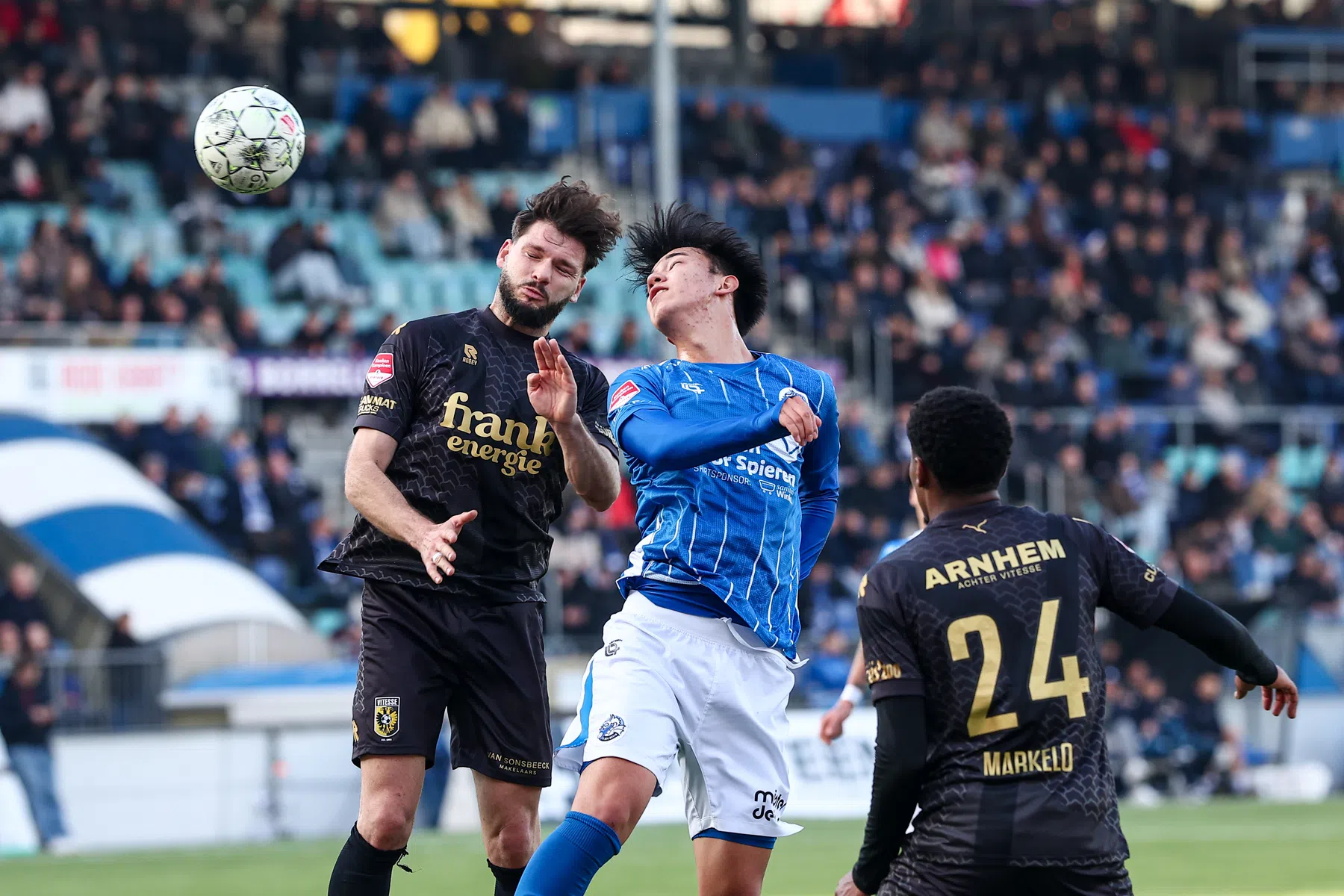 Vitesse sluit turbulent jaar af met nederlaag in Den Bosch