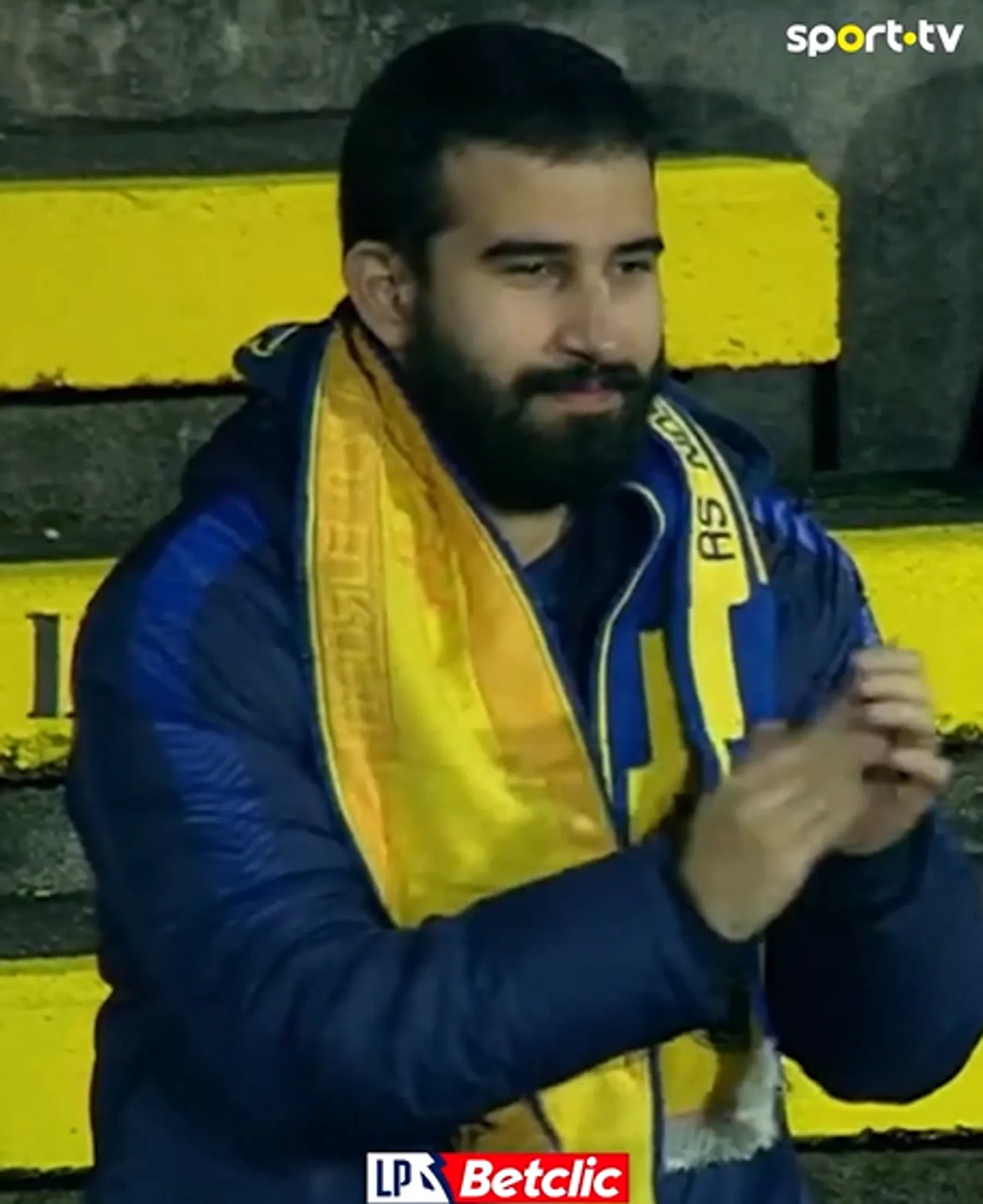 Eén supporter, één applaus: Arouca bedankt trouwe fan