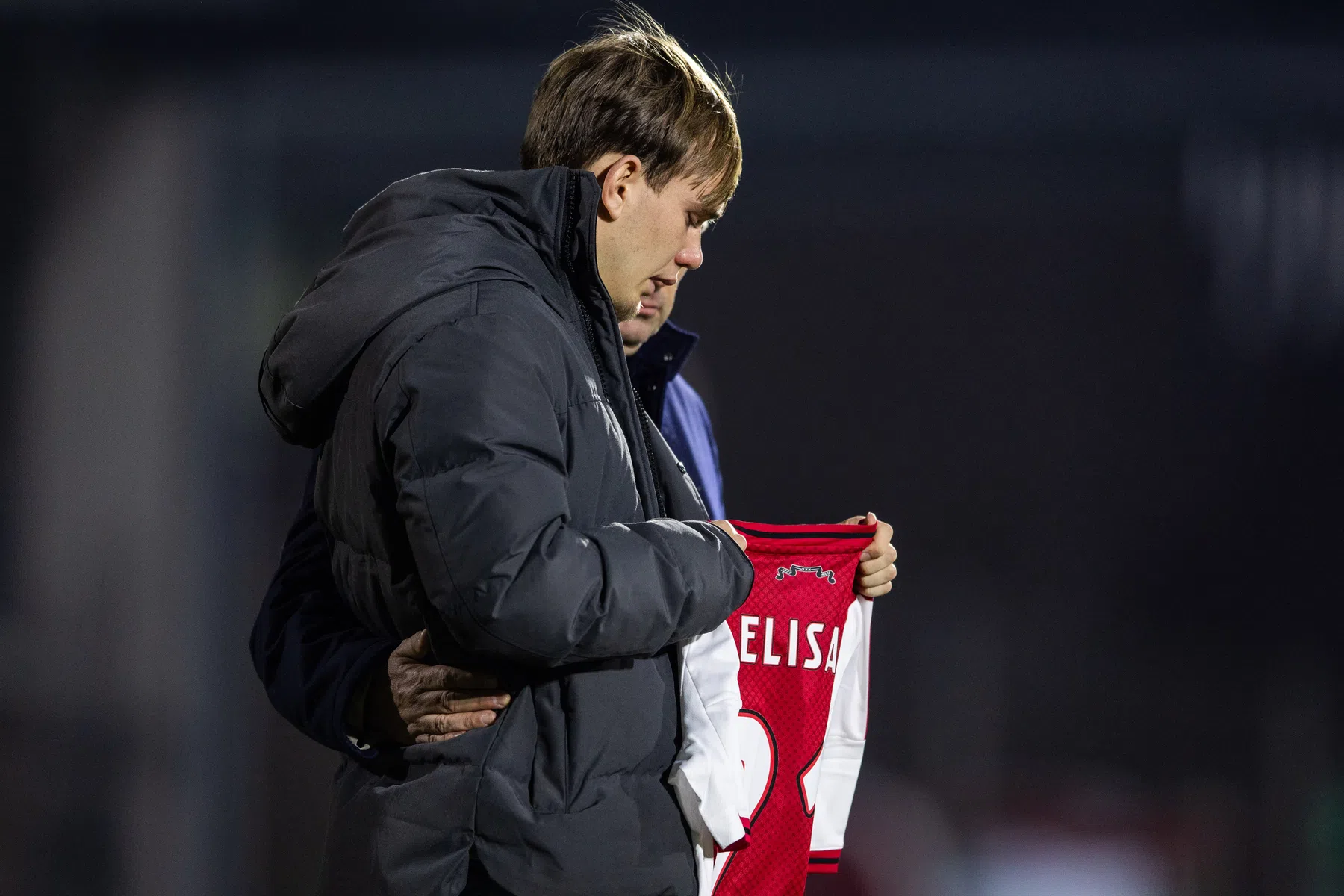 Hartverscheurend eerbetoon aan overleden vriendin Jong Ajax-speler Verkuijl