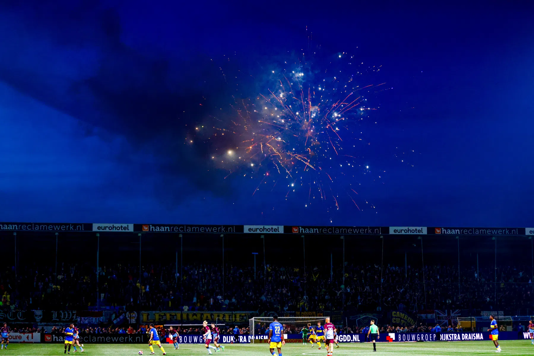 Hier wordt gevoetbald op oudjaars- en nieuwjaarsdag