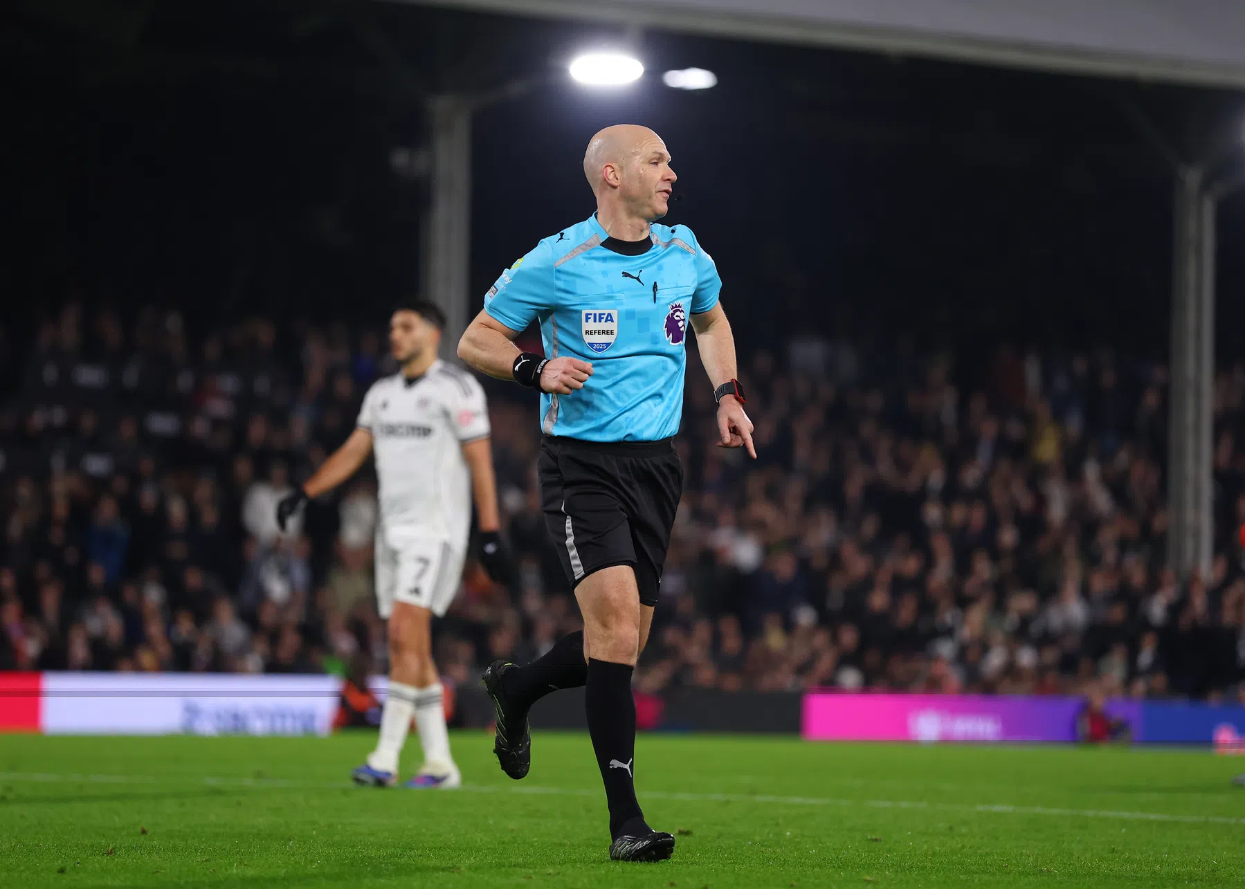 FIFA test nieuwe technologie om randzaken rond doelpunten te tackelen