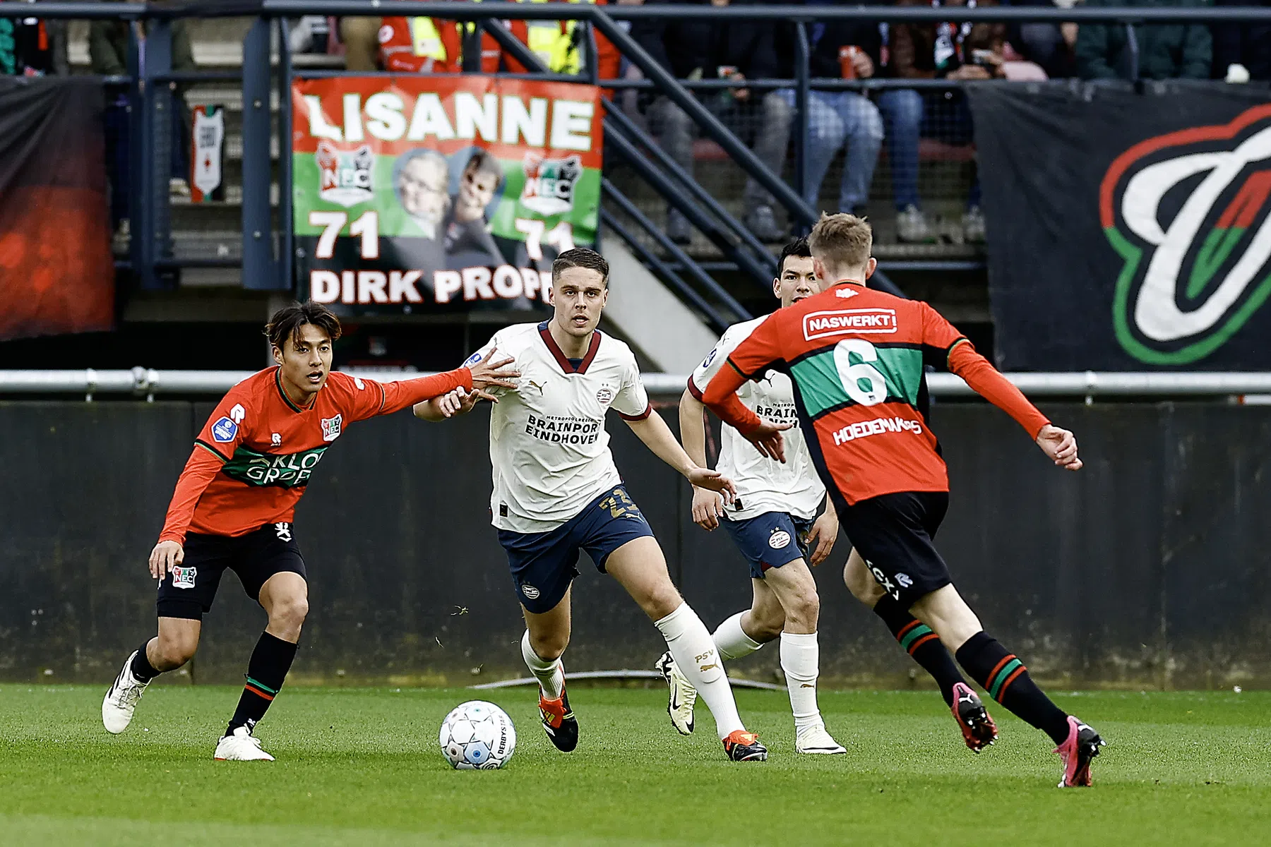 PSV en Veerman wachten op Fener, mogelijke vervanger Sano peperduur