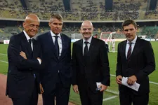 Thumbnail for article: 'Infantino is de weg kwijt, hij beseft niet wat hij zichzelf en de FIFA aandoet'