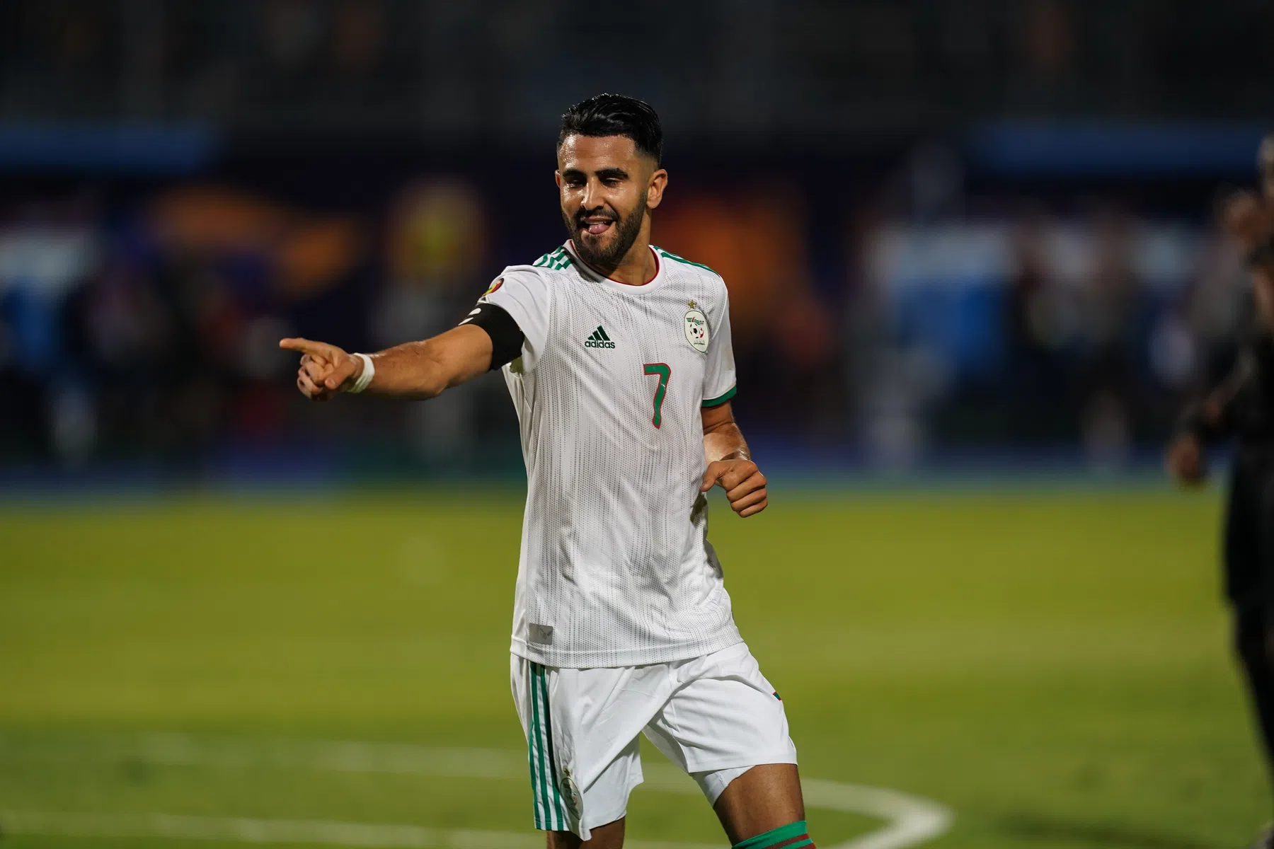 Mahrez bezorgt Algerije en zoon Zidane droomstart Afrika Cup