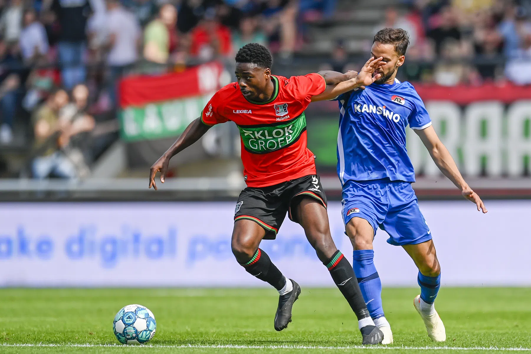 Oud-NEC'er Musaba wil transfer en komt niet opdagen: 'Maatregelen genomen'