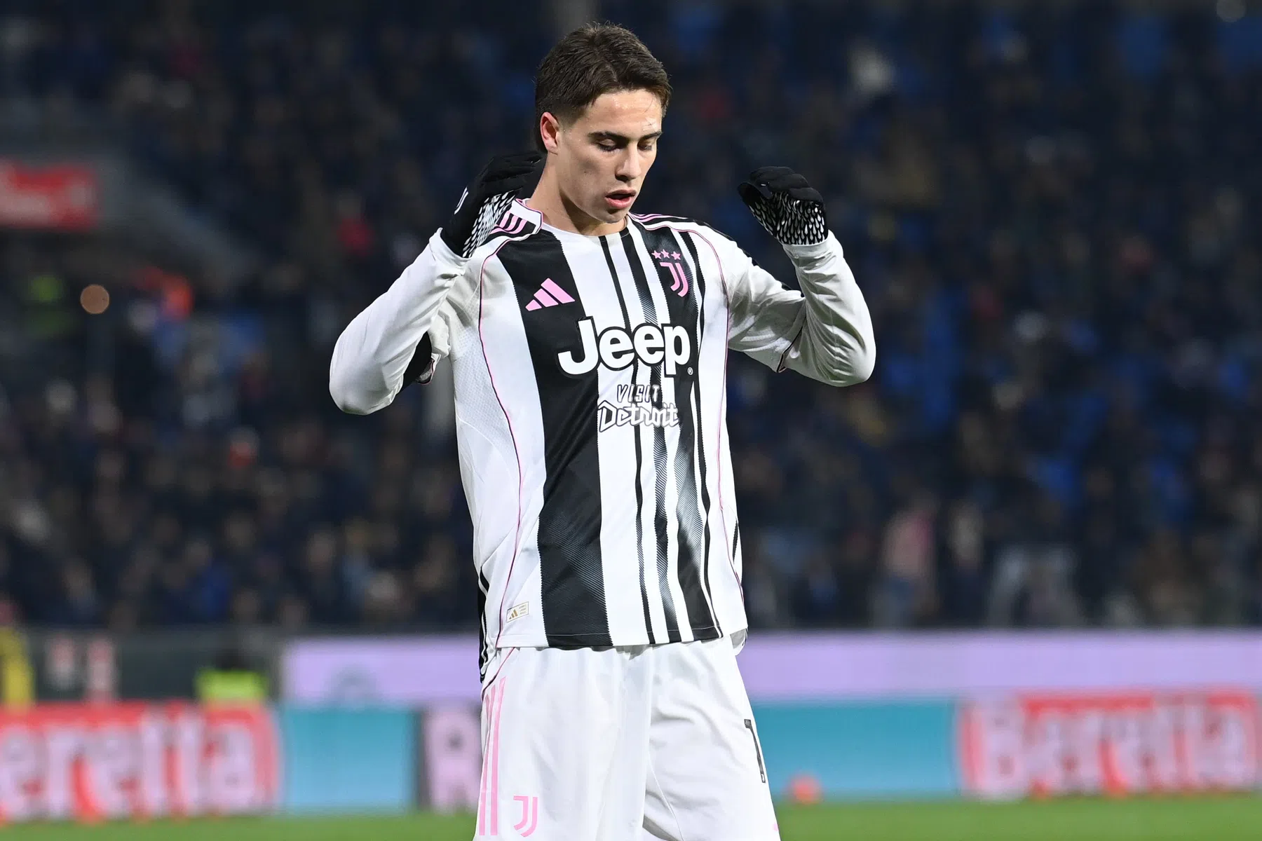 Juventus komt laat op gang, maar wint Buffon-derby in de Serie A