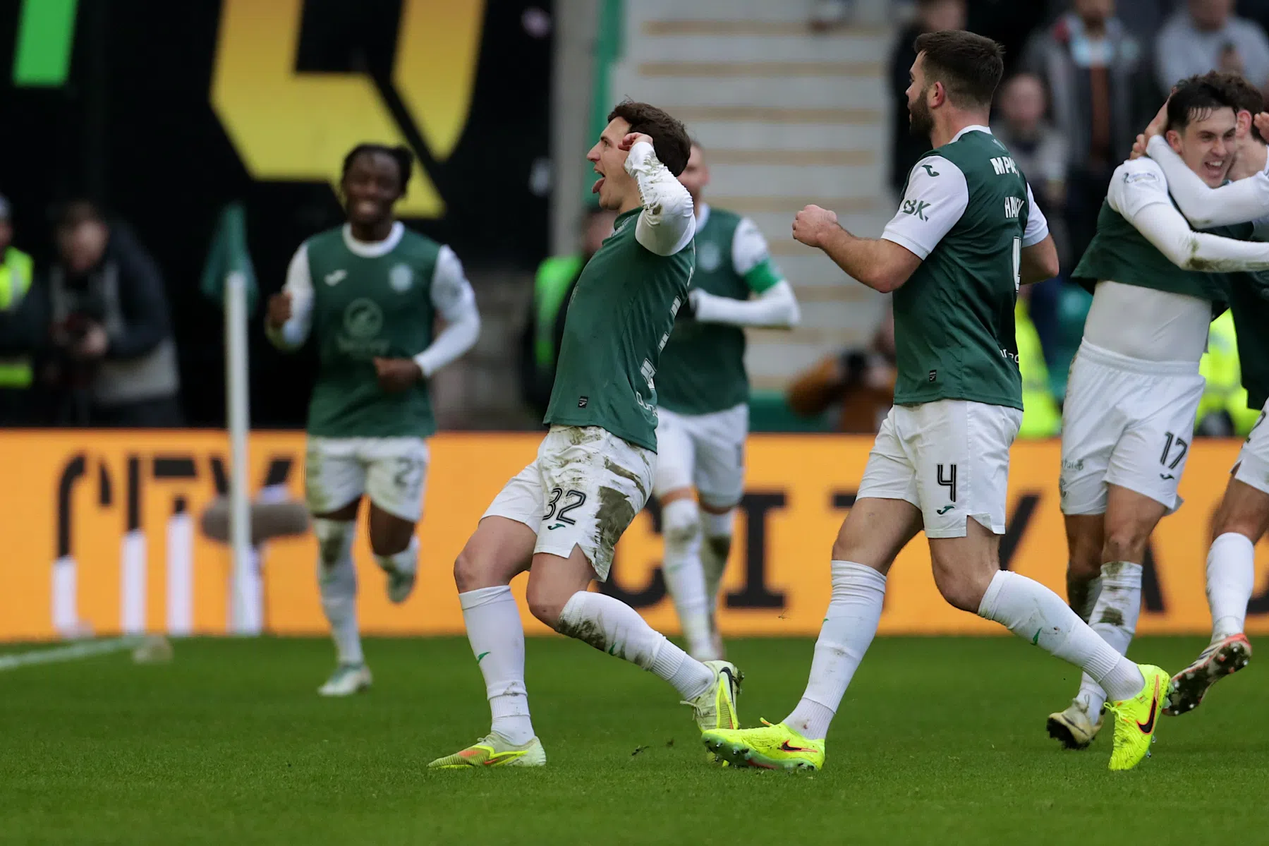 Hearts krijgt in Edinburgh Derby stevige dreun in Schotse titelstrijd