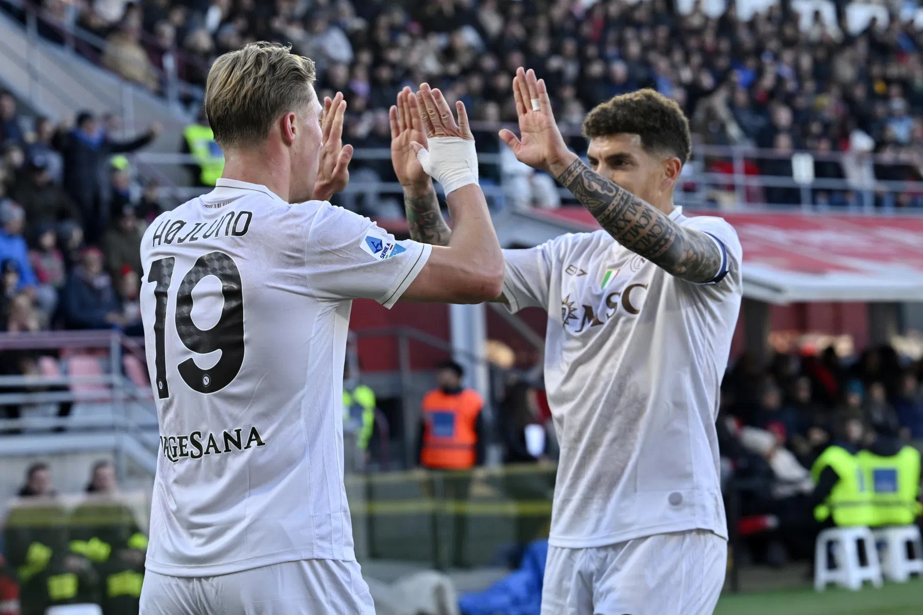 Højlund en Napoli hebben aan één helft genoeg voor winst in Cremona