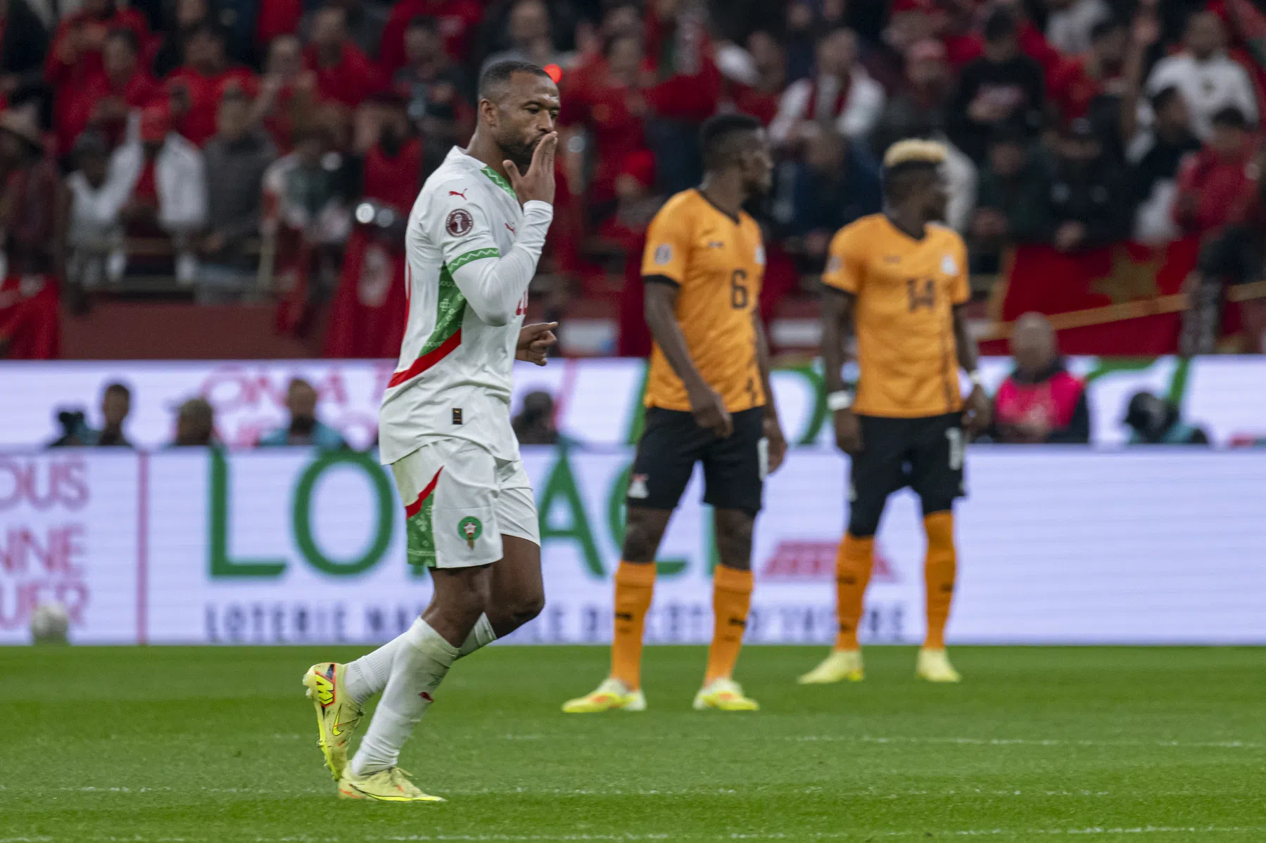 Marokko swingt mede door nóg een fenomenale omhaal naar de achtste finales