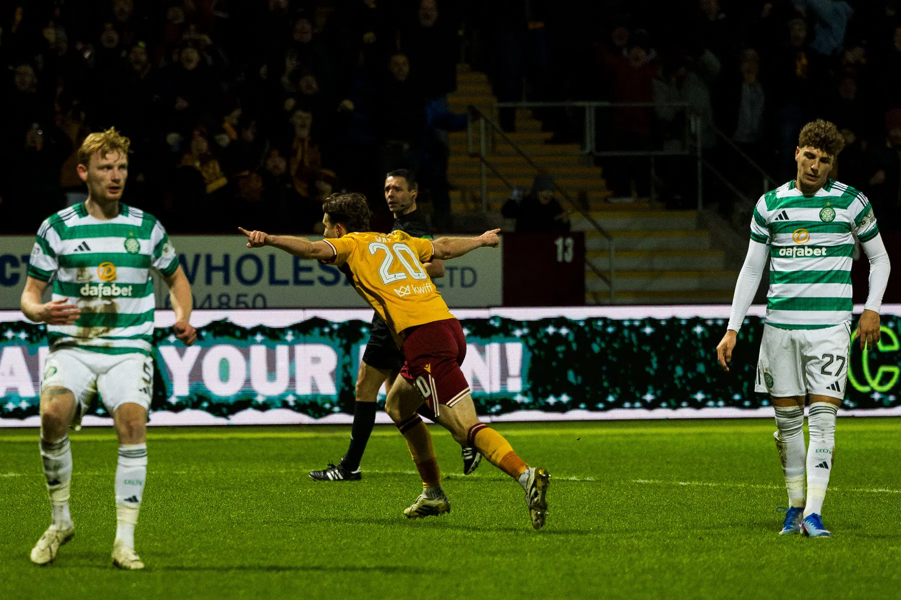 Celtic gaat onderuit bij Motherwell en verliest weer terrein in titelstrijd