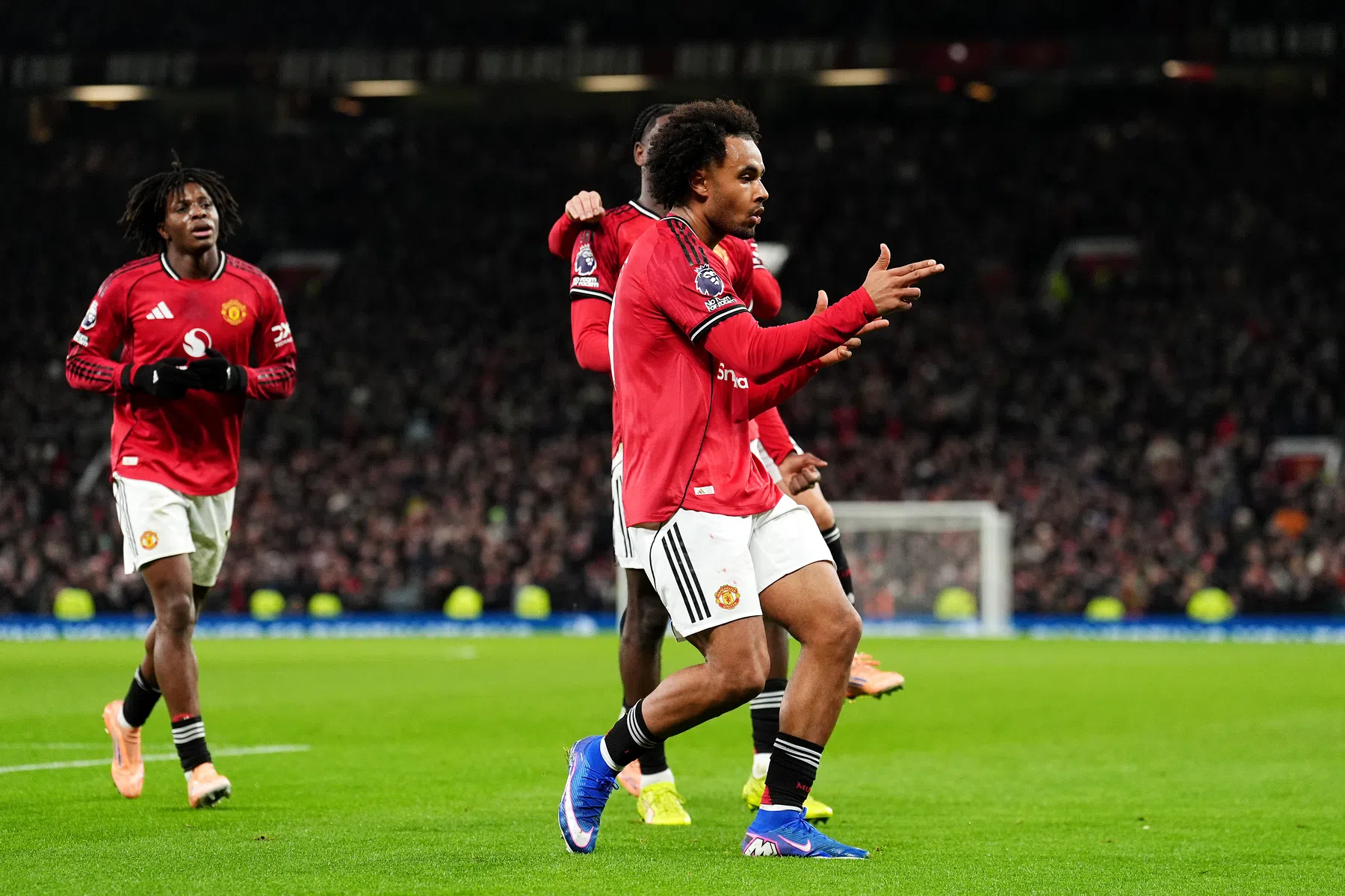 Scorende Zirkzee kan pijnlijke misstap Man Utd niet voorkomen