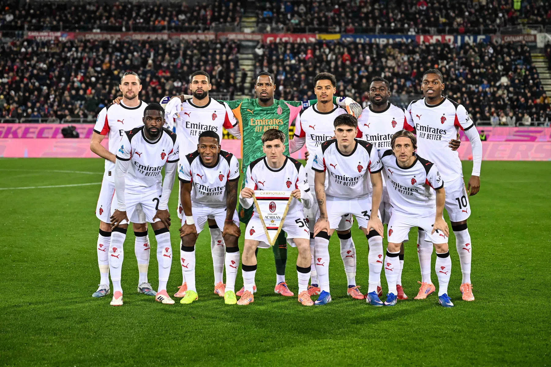 Eén flits levert Milan driepunter op: in ieder geval tot zondag koploper