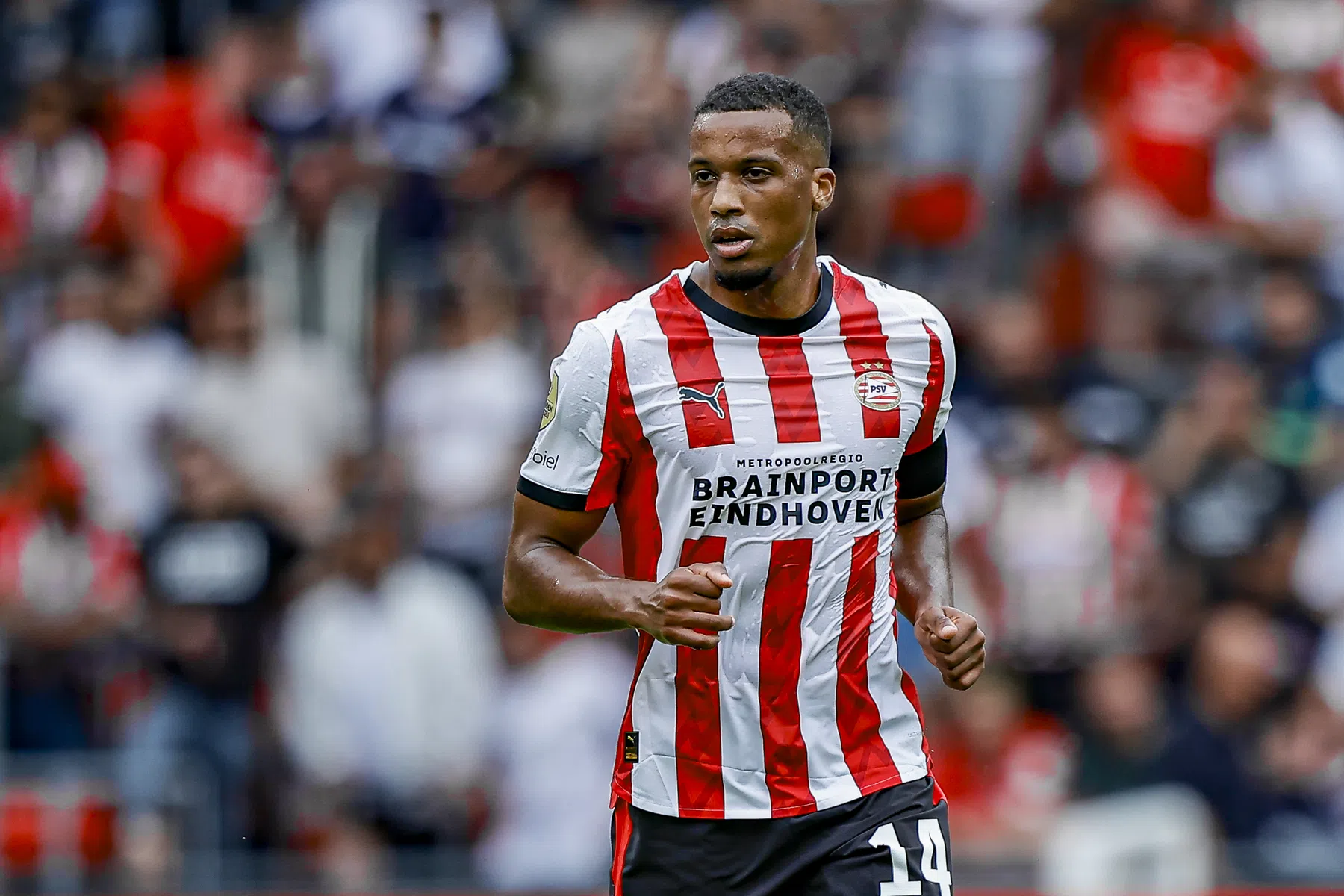 PSV neemt Pléa en Olij mee naar Spanje, ook 15-jarig (!) talent in vliegtuig